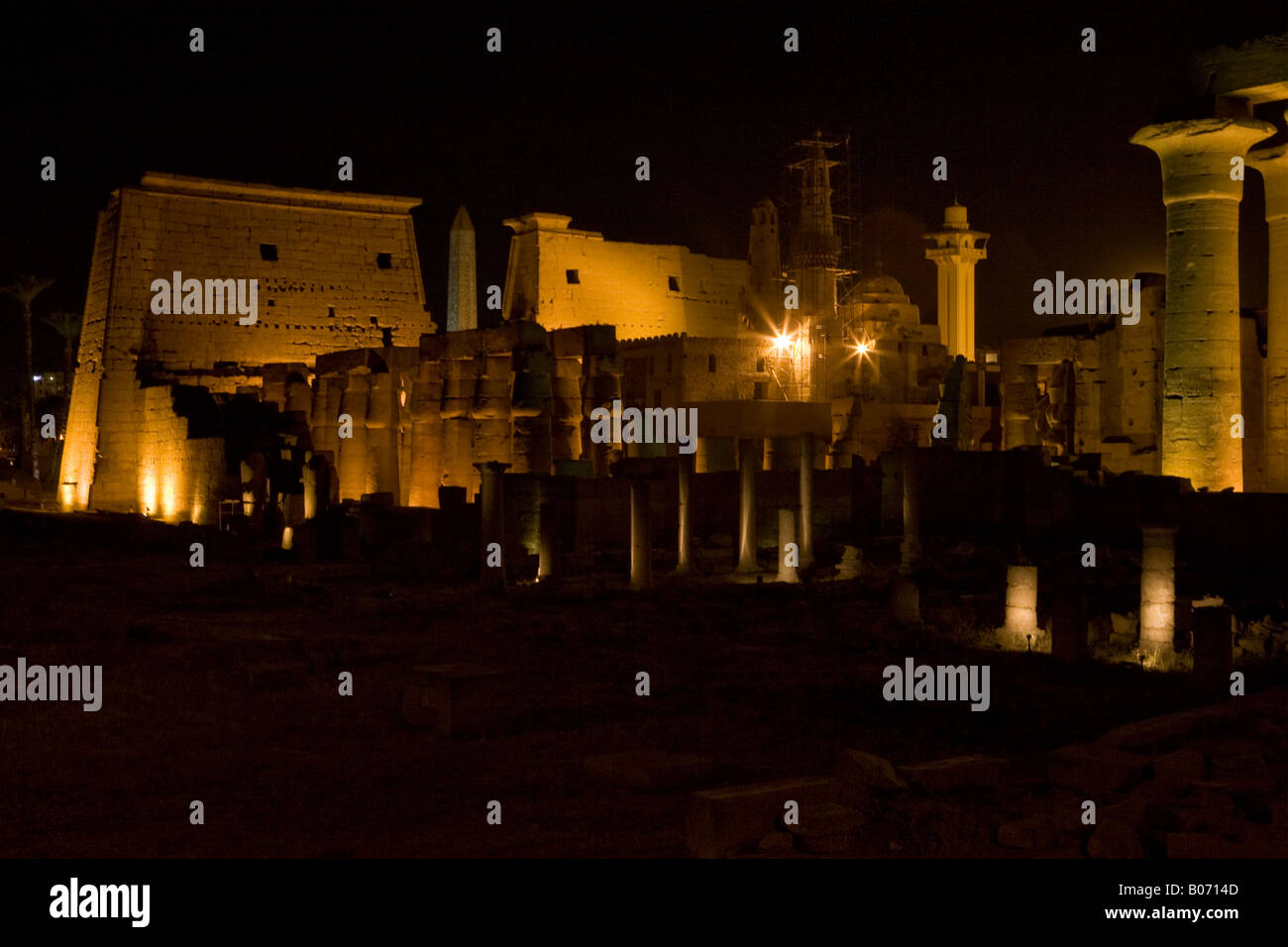 Le temple de Louxor de nuit, Luxor, Egypte, Afrique du Nord Banque D'Images