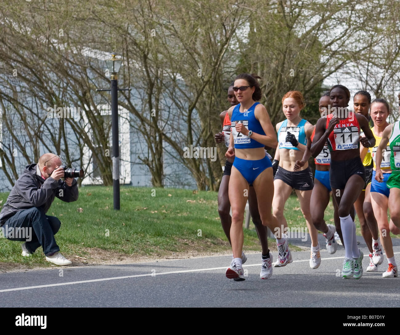 Les coureurs de marathon féminin d'élite au Marathon de Boston 2008 4km Banque D'Images