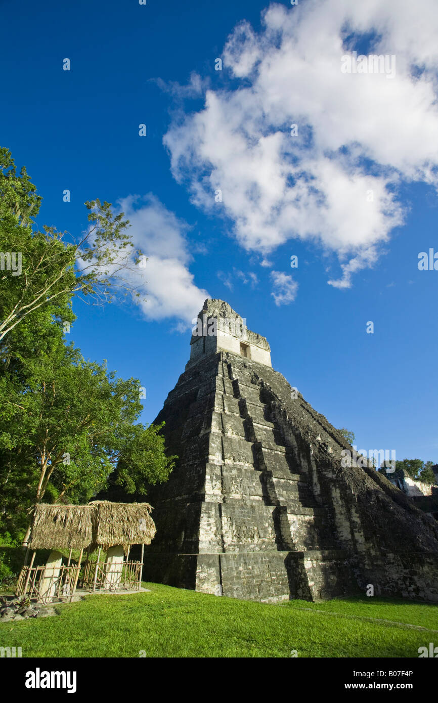 Guatemala, El Petén, Tikal, Gran Plaza, 1 Temple, Temple du Grand Jaguar ou Templo del Gran Jaguar Banque D'Images