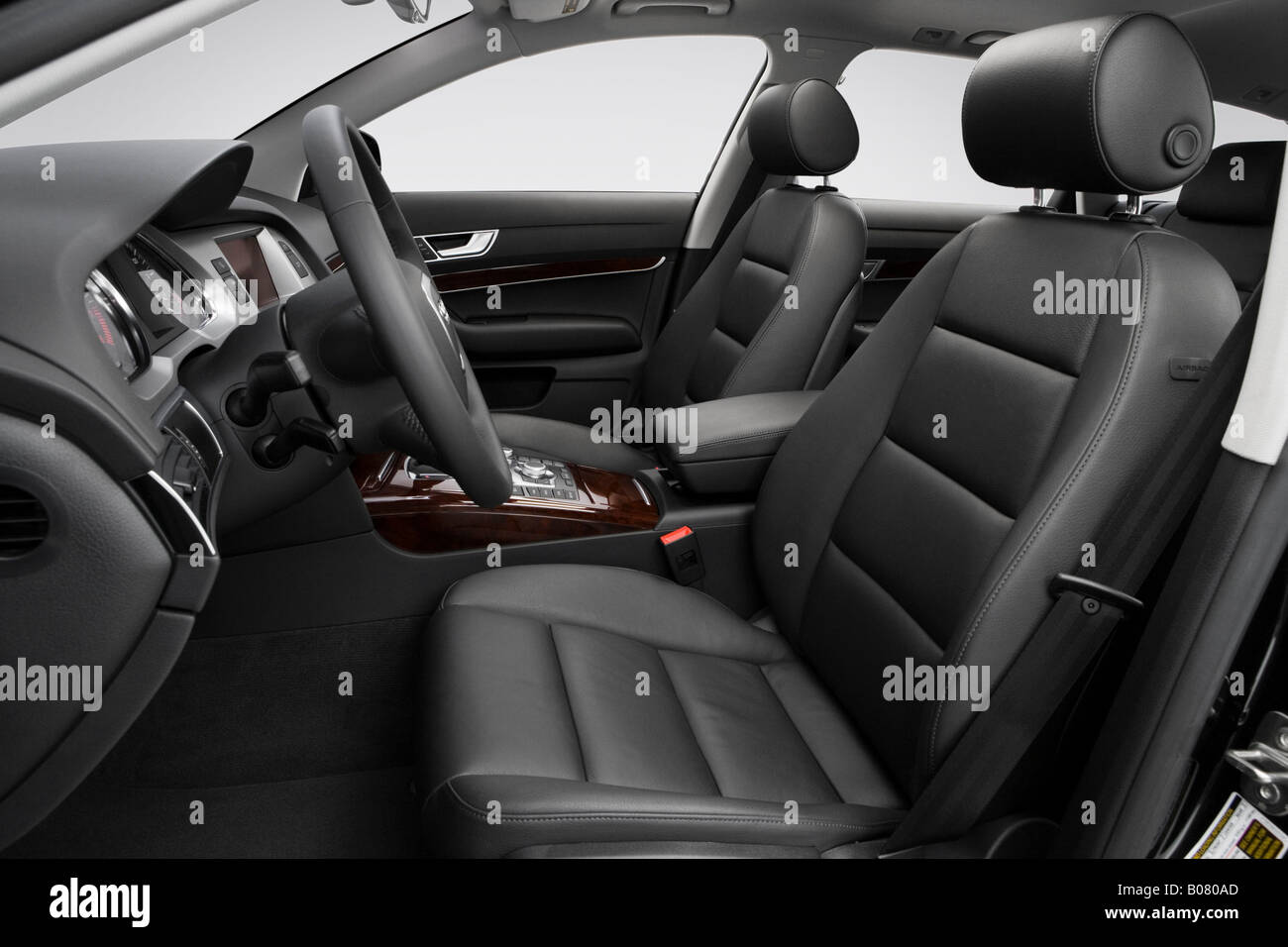 2008 Audi A6 Avant 3.2 FSI quattro en noir - sièges avant Banque D'Images