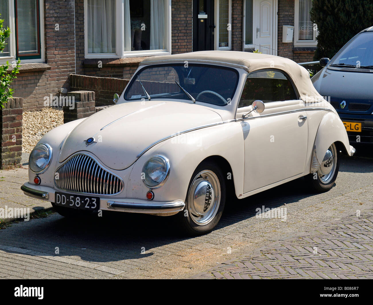 La Dyna Veritas est extrêmement rare car il est basé sur une Panhard Levassor Dyna 120 et dispose d'une carrosserie construite par Baur Allemagne Banque D'Images