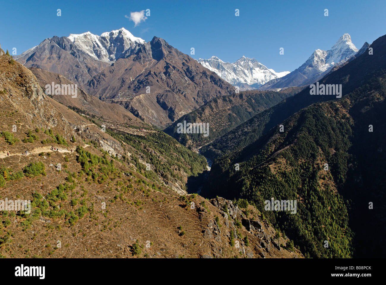 Dush Koshi Valley et Mt. L'Ama Dablam (6856 m) et le mont. Le Lhotse (8501 m), Parc national de Sagarmatha, Khumbu Himal, Népal Banque D'Images