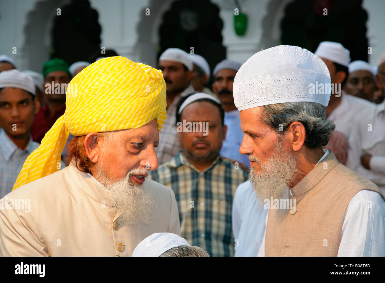 Des dignitaires musulmans, invités à un mariage, Soufi Sufi culte, Bareilly, Uttar Pradesh, Inde, Asie Banque D'Images