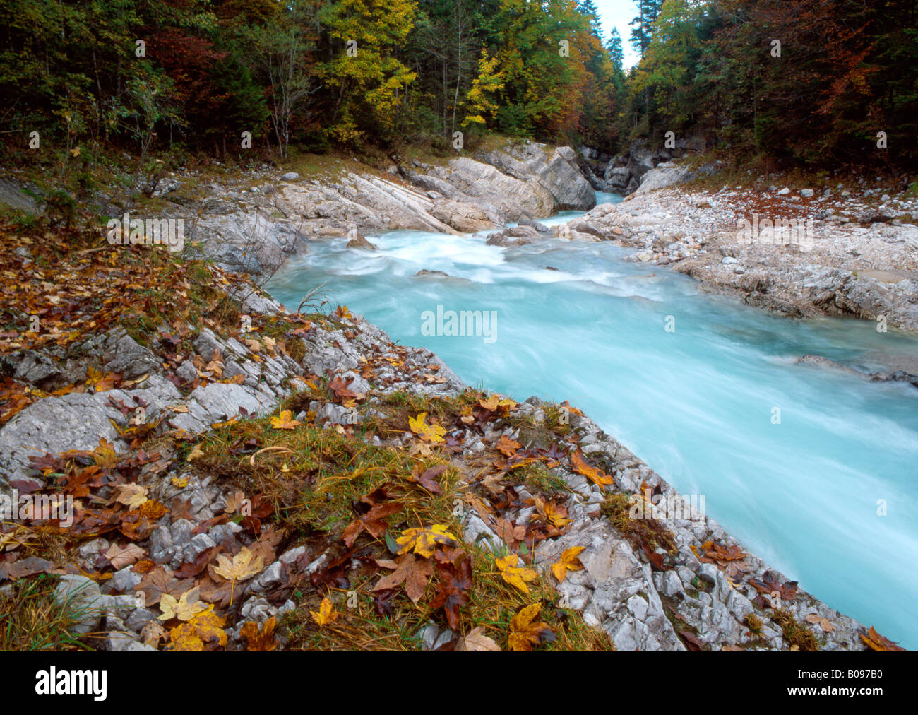 Rivière Rissbach, gamme de Karwendel, Tirol, Autriche Banque D'Images