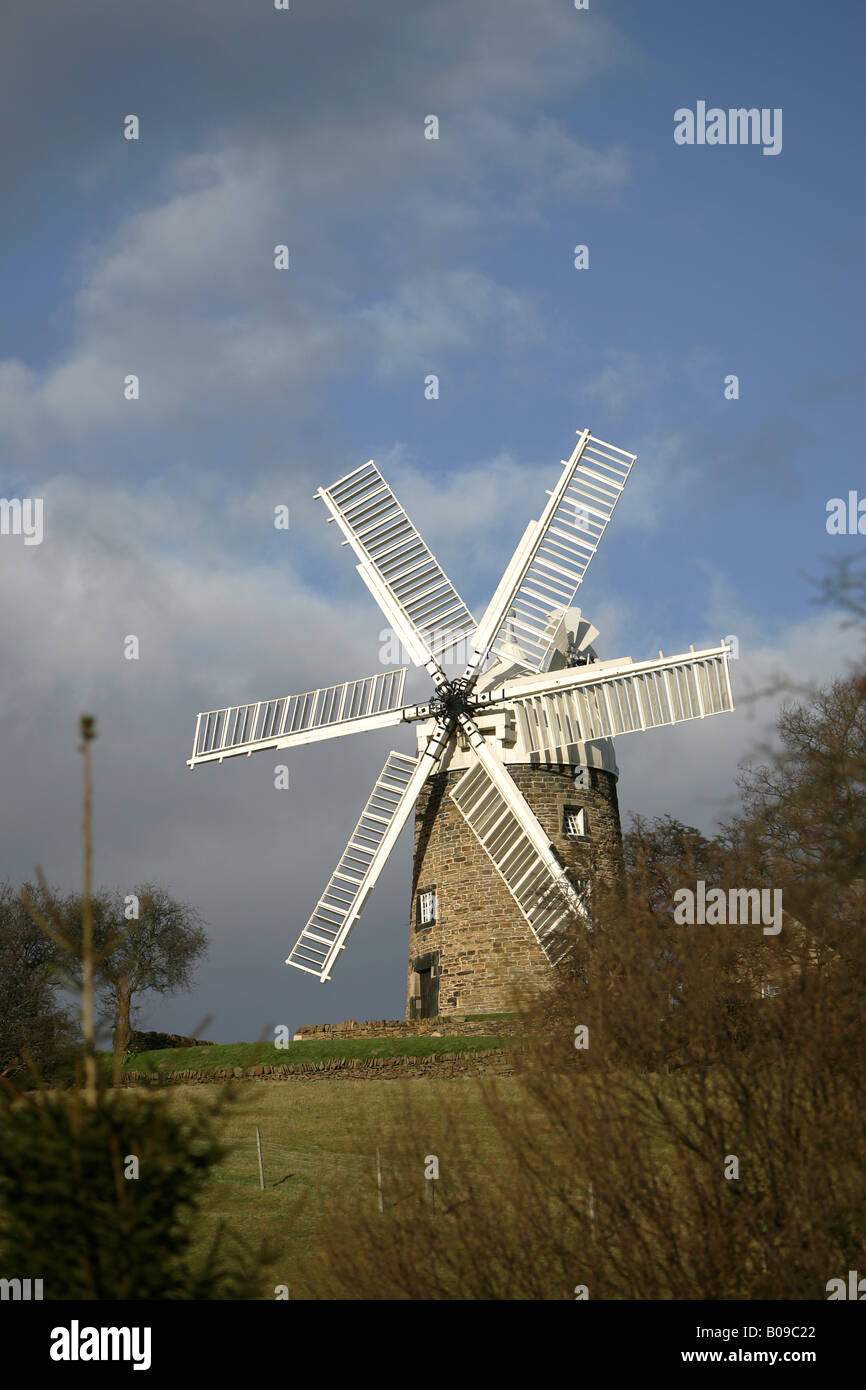 Moulin HEAGE DERBYSHIRE, Angleterre WIND POWER vieille tradition ancienne icône TRADITIONNELLE UK ENGLISH CONTRYSIDE VOILES VOILE AR CONSTRUCTION Banque D'Images