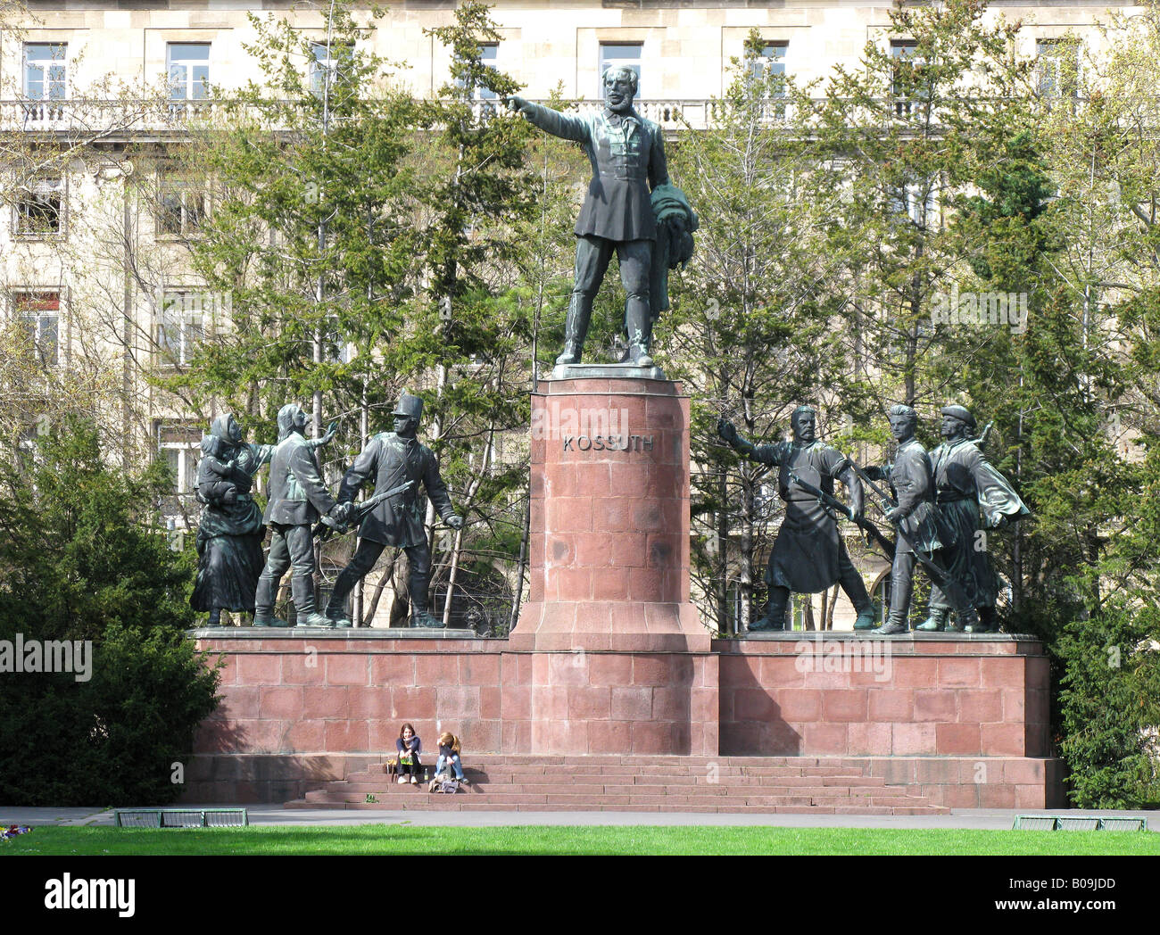 BUDAPEST, HONGRIE. Statue de 1848 leader révolutionnaire hongrois Kossuth Lajos Kossuth sur Square à Pest. Banque D'Images