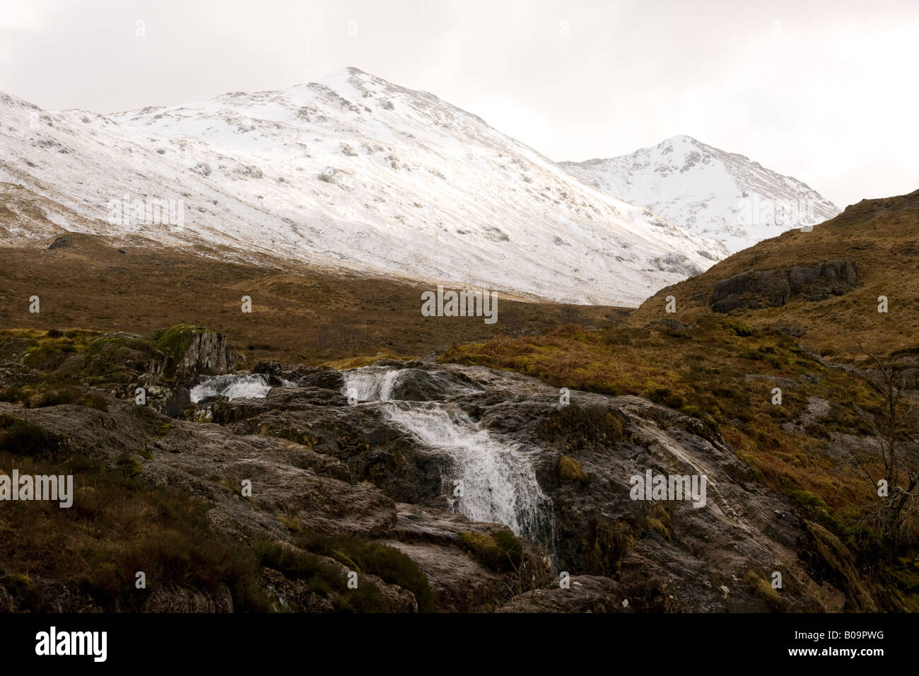 La montagne de neige chute d'écossais zone de Glencoe Banque D'Images