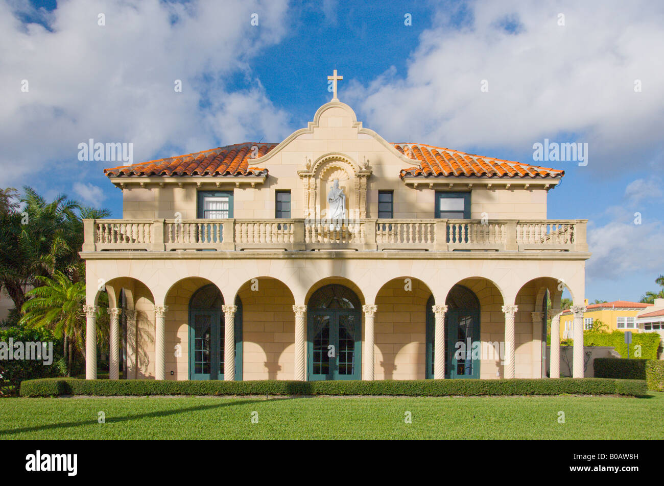 Une partie de l'Église catholique romaine St Edwards à Palm Beach Floride USA Banque D'Images