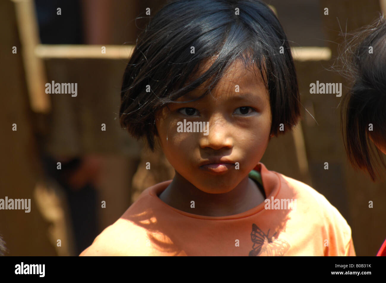 Fille de minorités ethniques, dans le village de hilltribe Mae Hong Son salon, Thaïlande Banque D'Images