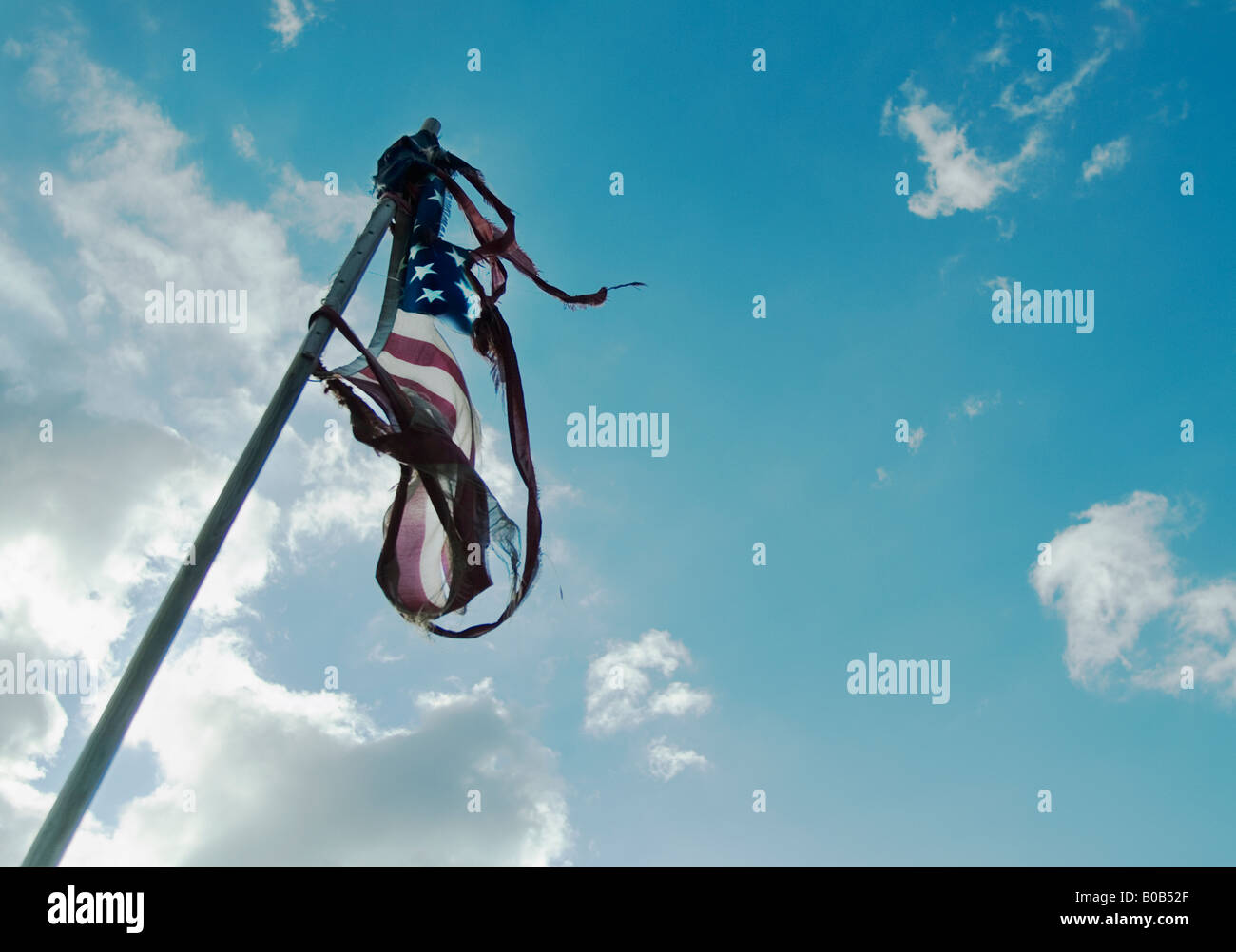 Tattered ou usé drapeau Américain Banque D'Images