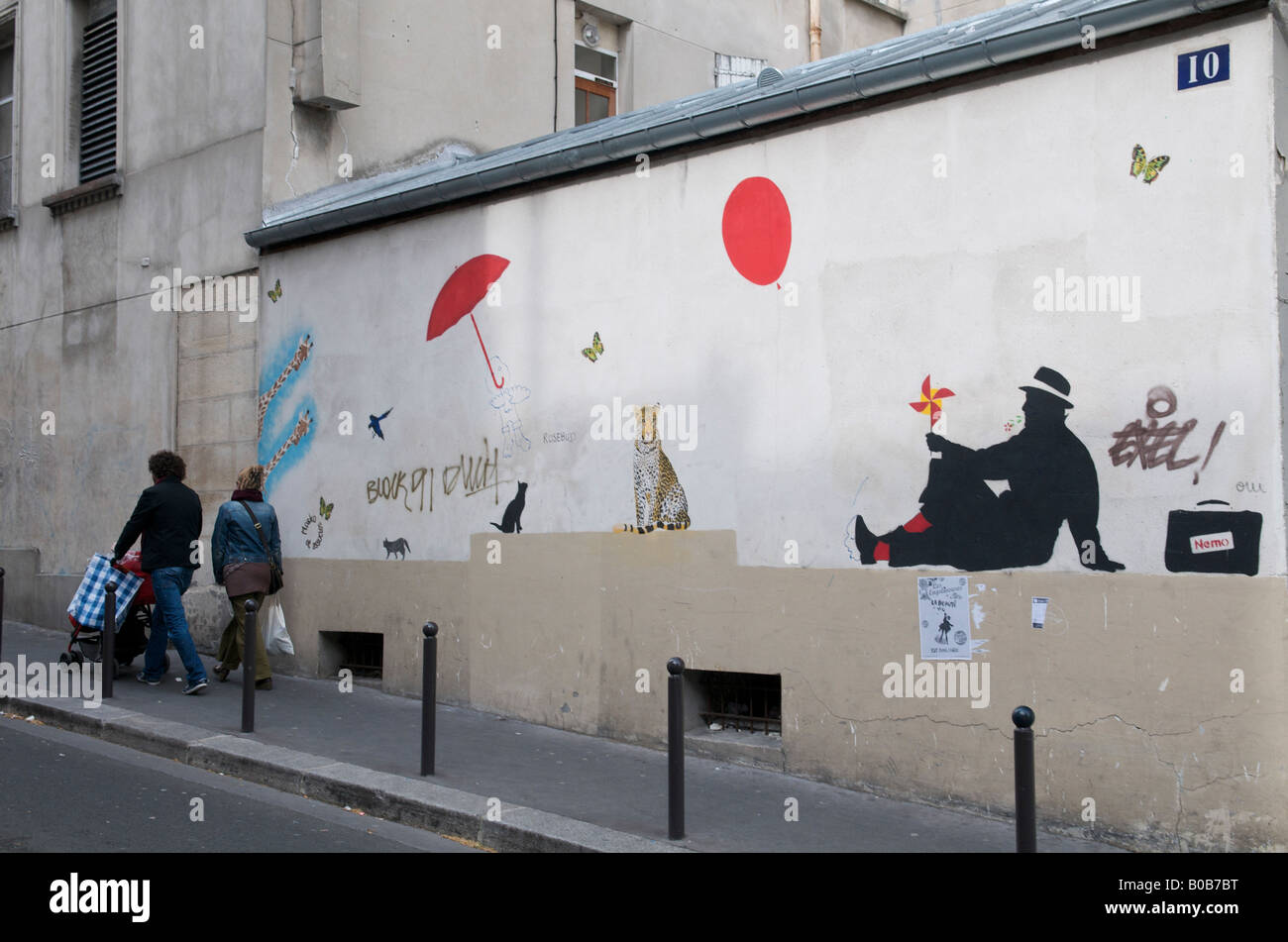 Graffiti sur un mur à Paris Banque D'Images