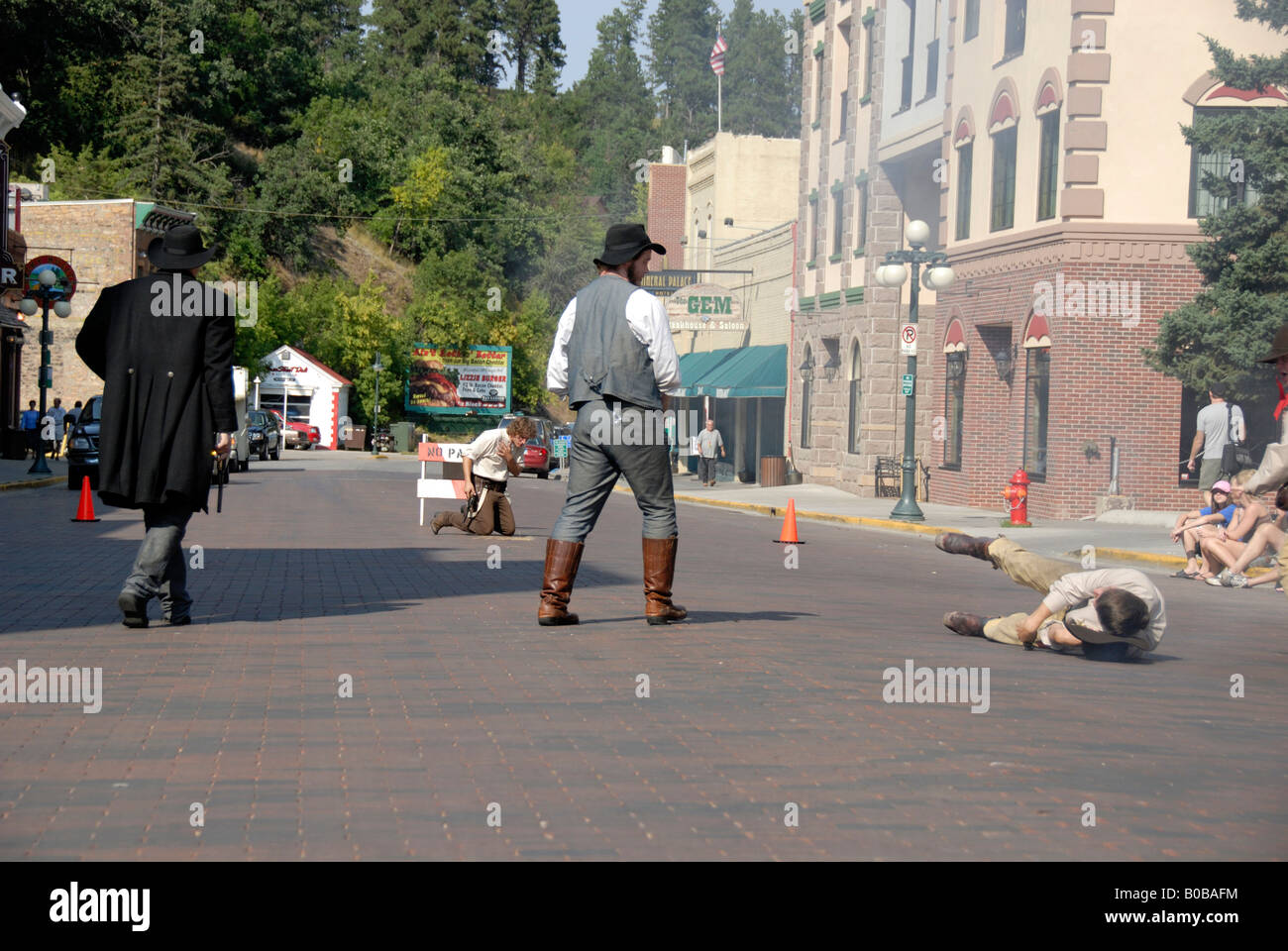 Amérique du Nord, USA, Dakota du Sud, le bois mort. Wild West street gun fight. Banque D'Images