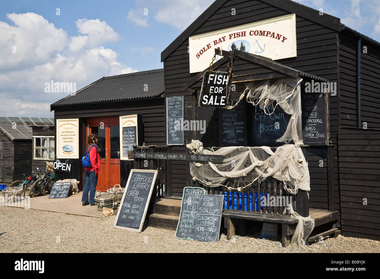 Le seul Bay Fish Company, Southwold Harbour, Southwold, Suffolk, Angleterre Banque D'Images