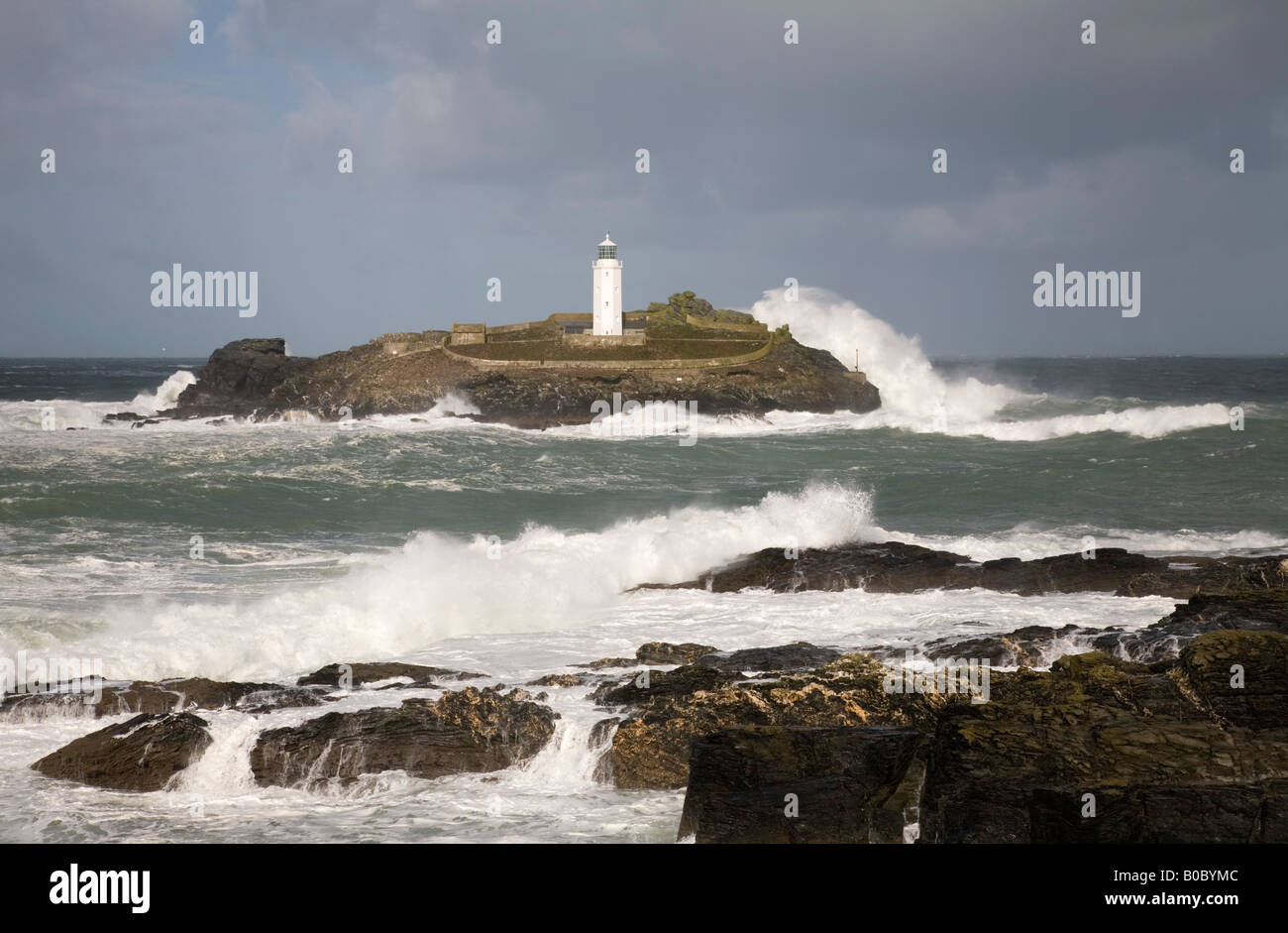 Conditions de tempête cornwall godrevy lighthouse Banque D'Images