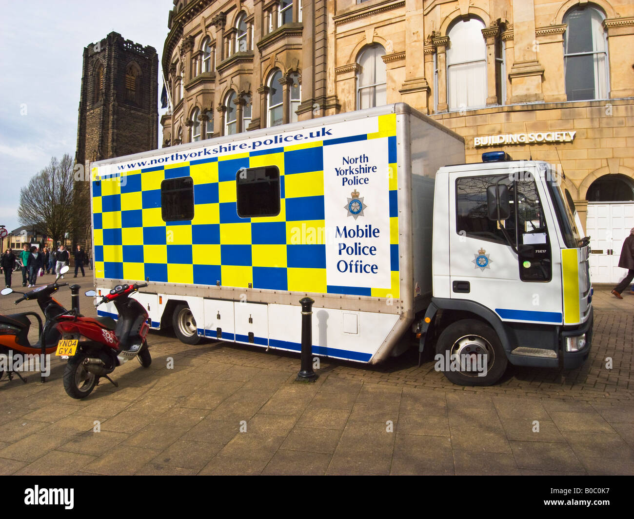 Fonctionnement du bureau de la police mobile à Harrogate Yorkshire UK Banque D'Images