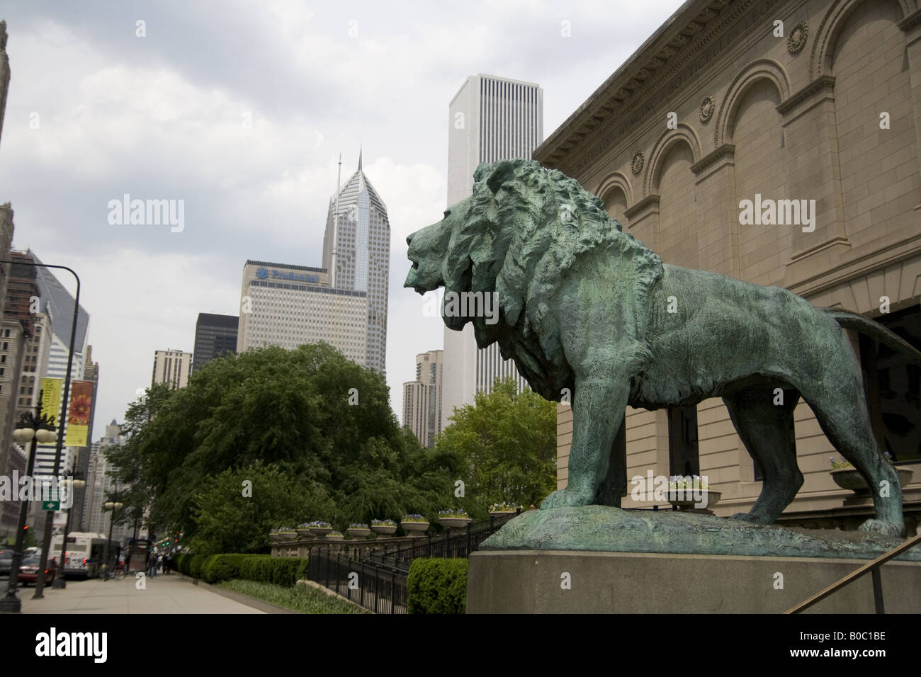 Lion en face de l'Art Institute de Chicago, dans l'Illinois Banque D'Images