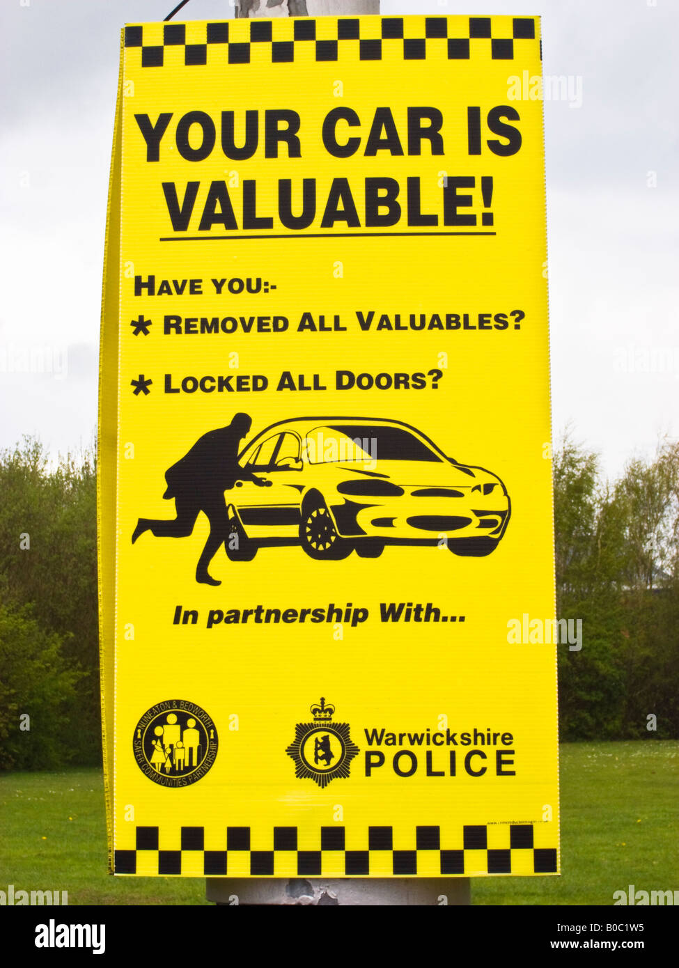 Avertissement de la police pour les automobilistes dans le Warwickshire UK Banque D'Images