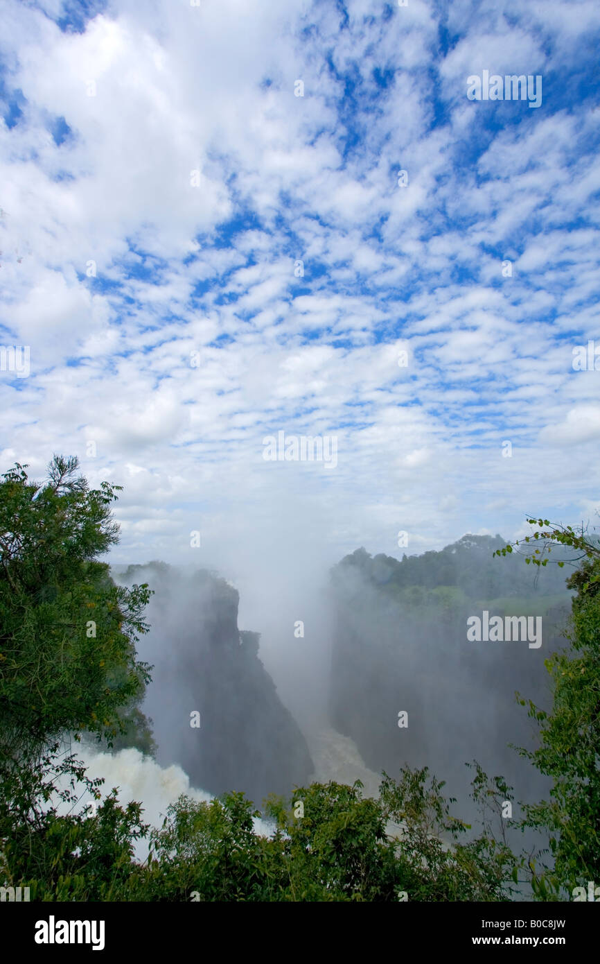 Vue de la cascade de Victoria dans le Zambèze, le Zimbabwe, l'Afrique du Sud Banque D'Images