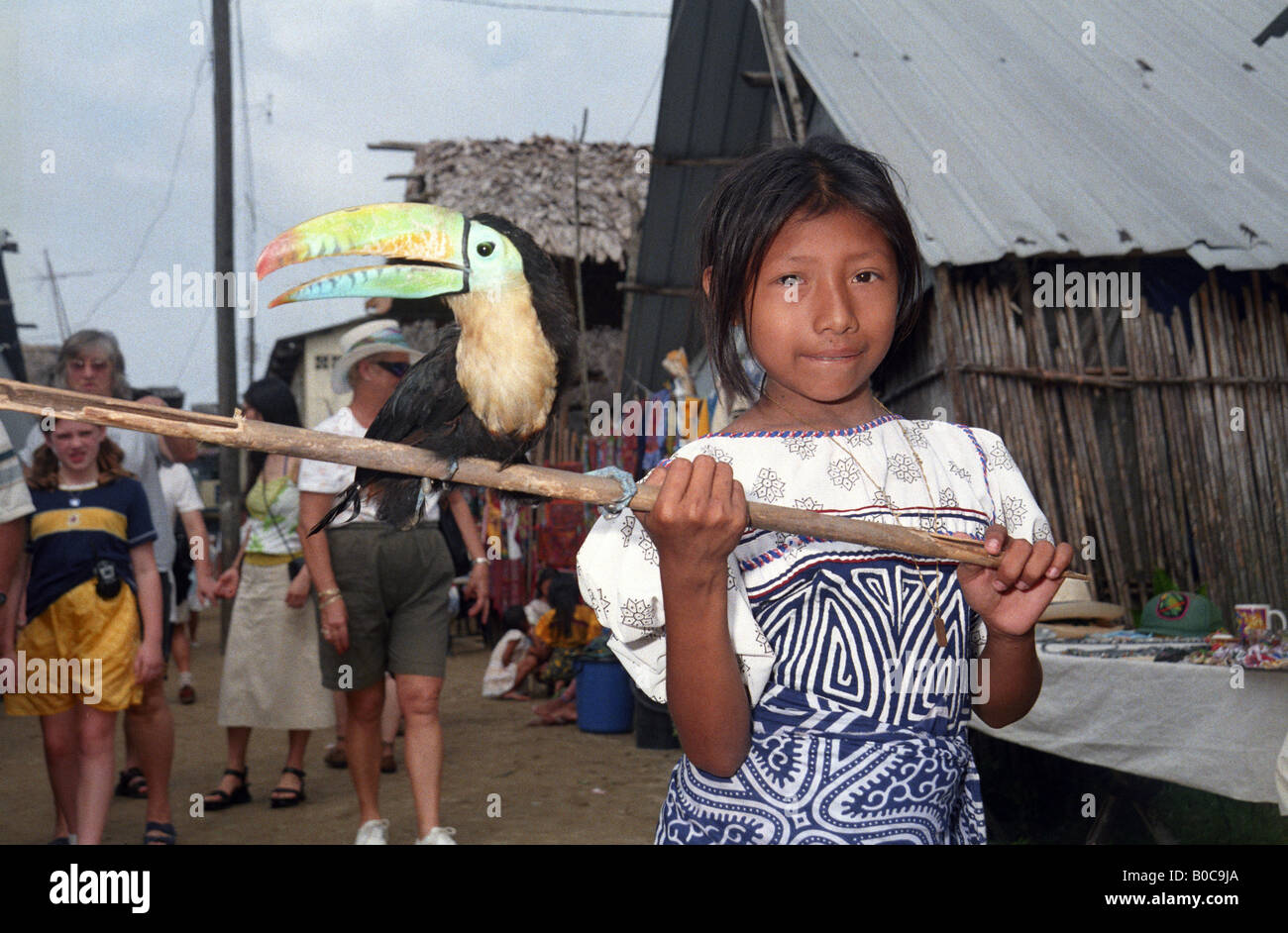 Les Indiens Kuna fille sur l'îles San Blas Panama Banque D'Images