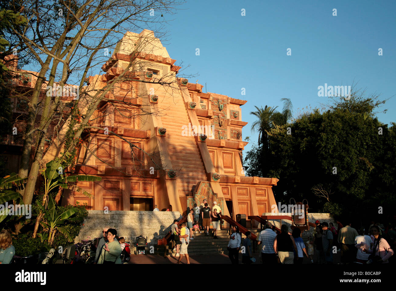 Epcot Center Mexique stand avec une pyramide de la construction. Pour un usage éditorial uniquement. Banque D'Images
