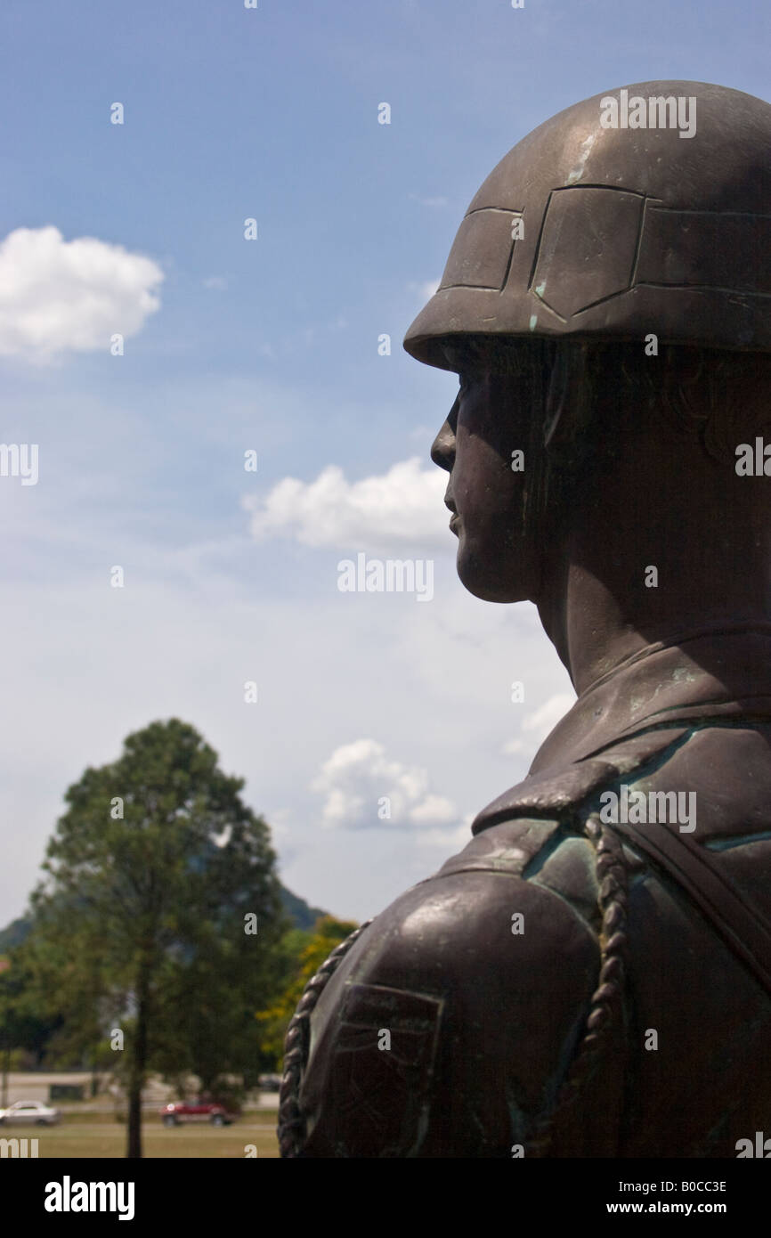 Un seul soldat de bronze watches le général Omar Torrijos Herrera Memorial Amador Causeway République du Panama Banque D'Images