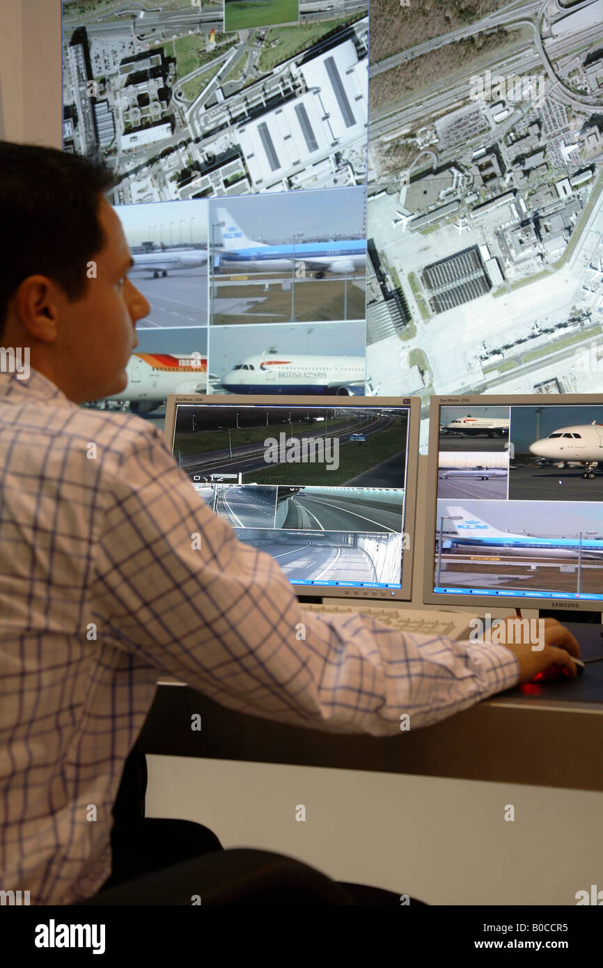 Surveillance vidéo à un aéroport, Essen, Allemagne Banque D'Images