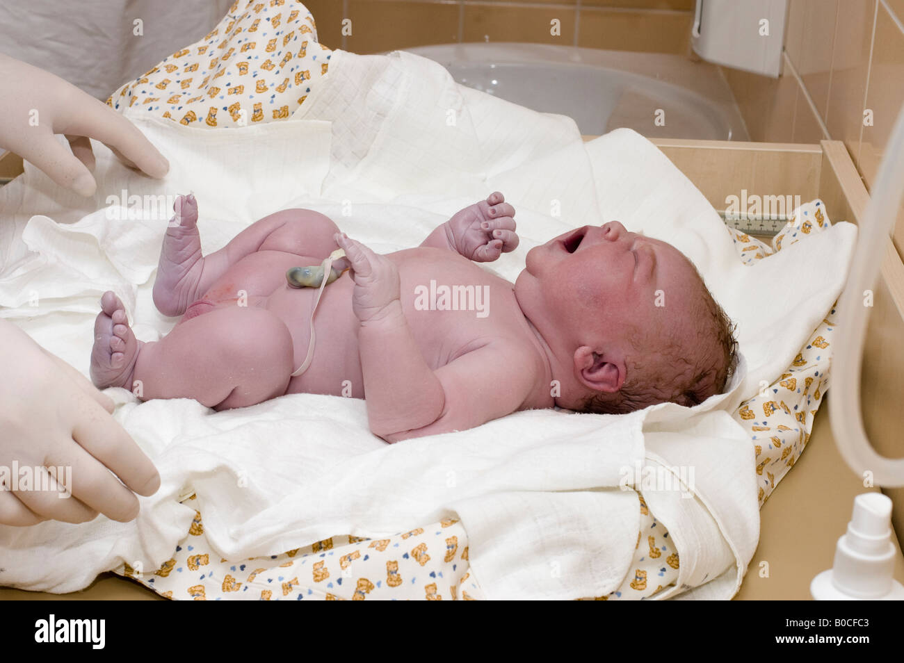 Les gens new born baby girl Photo Stock - Alamy