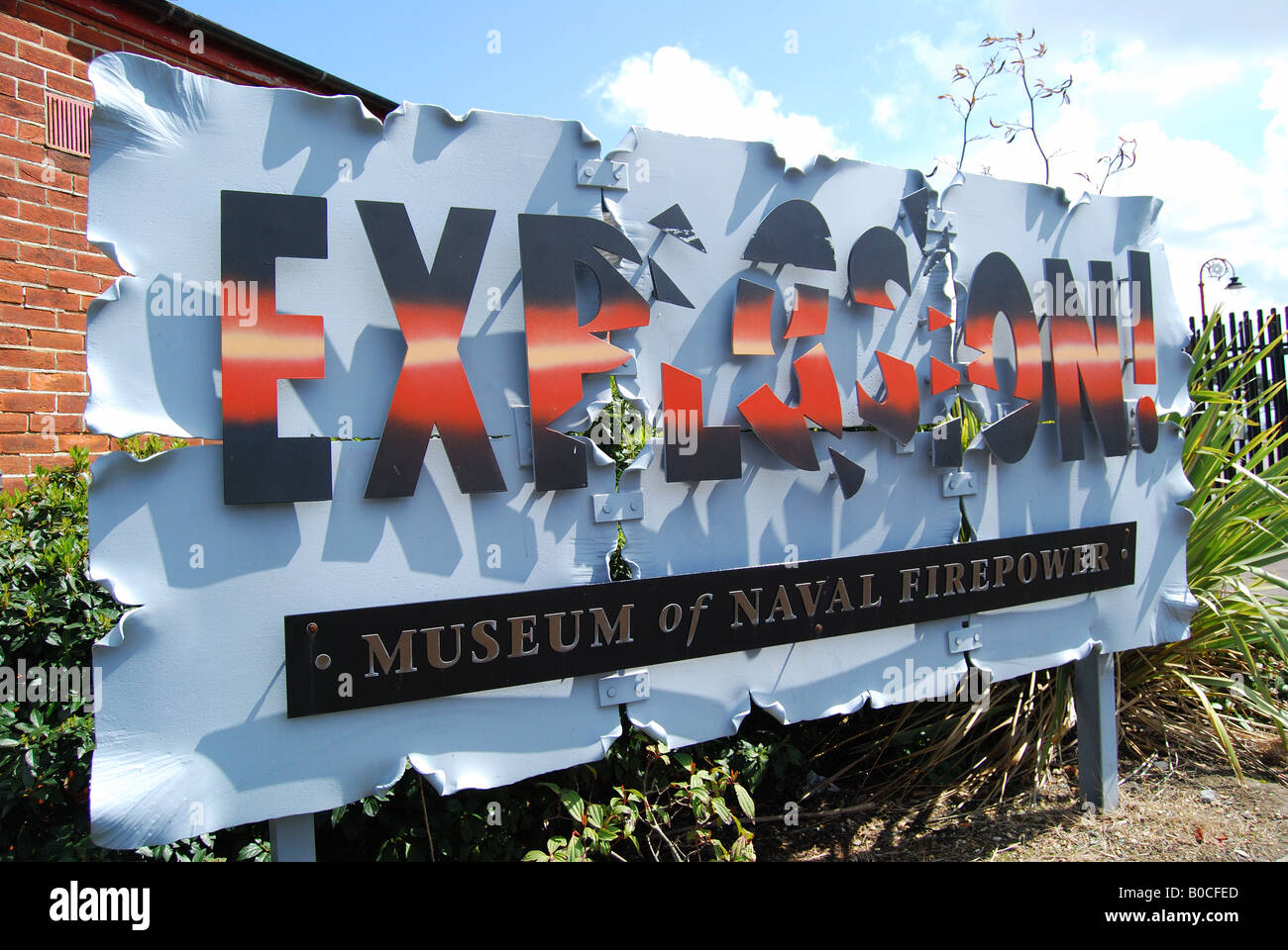 'Explosion' Museum of Naval panneau d'entrée de puissance de feu, de Gosport, Hampshire, Angleterre, Royaume-Uni Banque D'Images