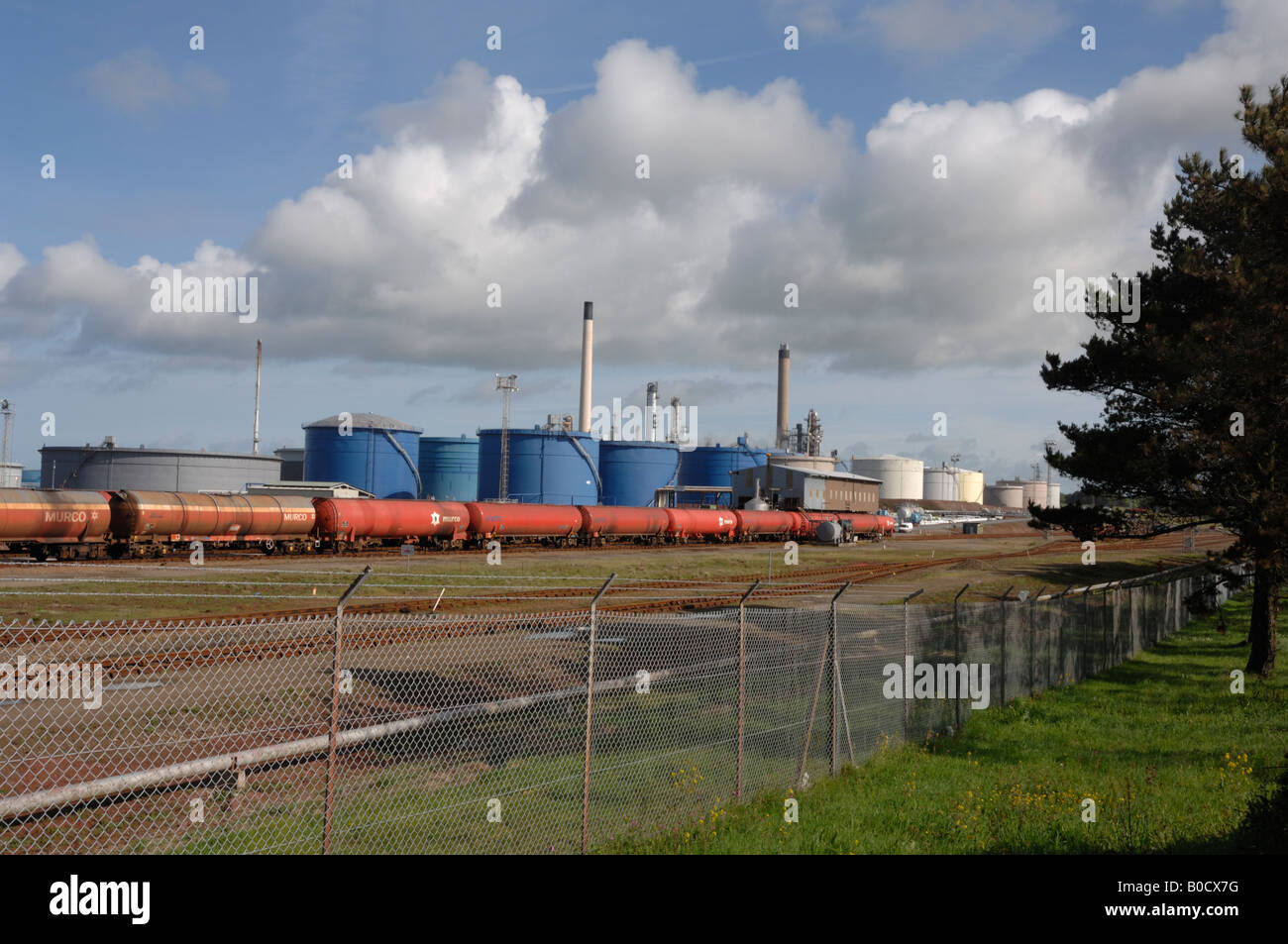 Total Fina Elf Oil Refinery, Pembrokeshire Wales UK Europe Banque D'Images