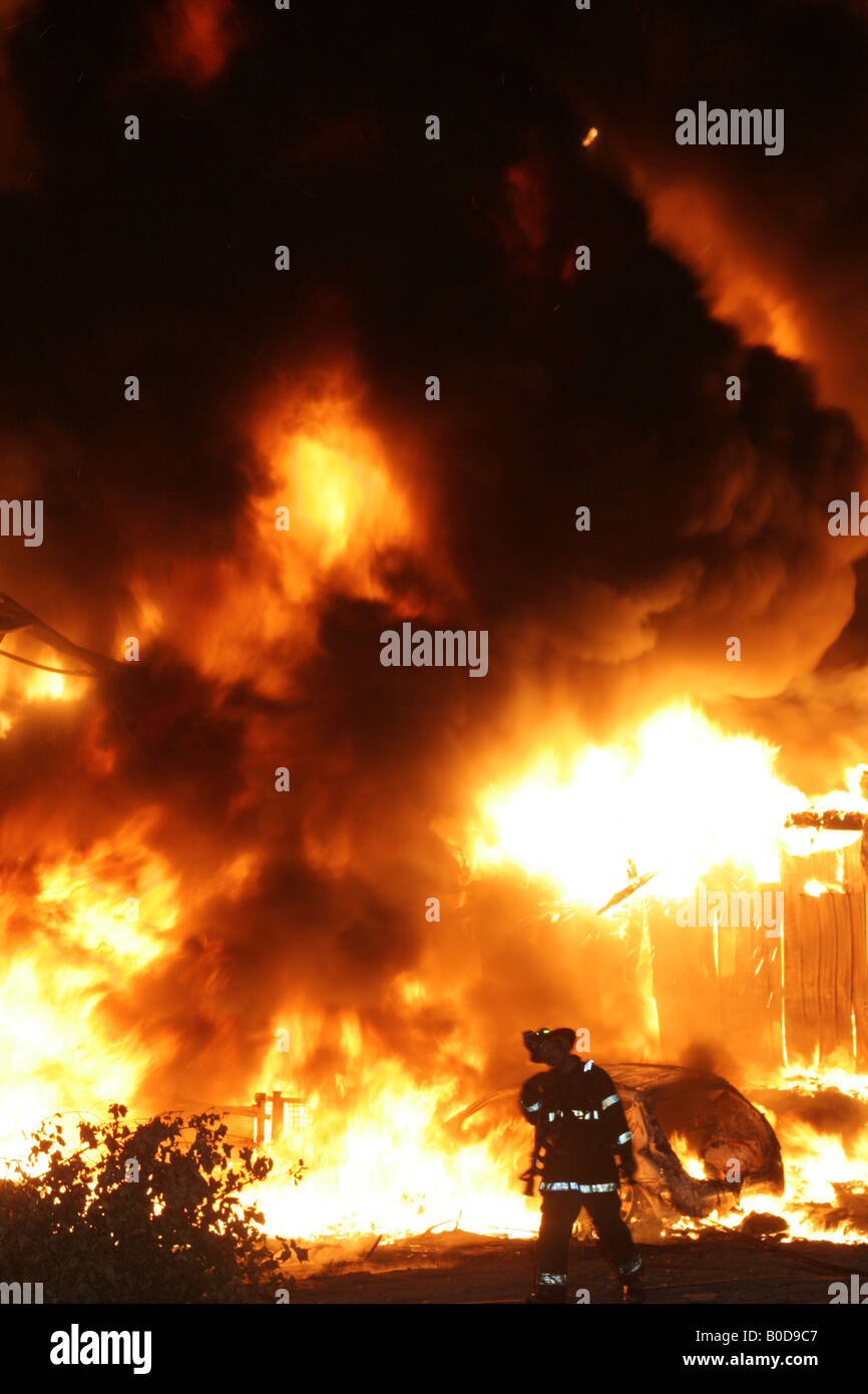 Pompiers combattant incendie Detroit Michigan USA, par David Troiforos/Dembinsky photo Assoc Banque D'Images