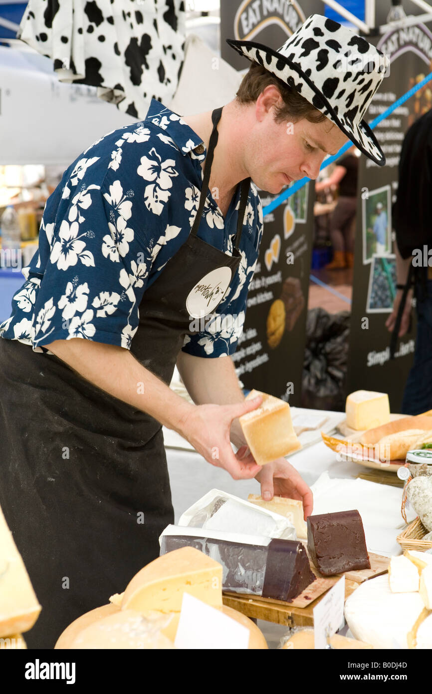 Vendeur de fromage au marché slow food 2008 Royal Festival Hall Banque D'Images