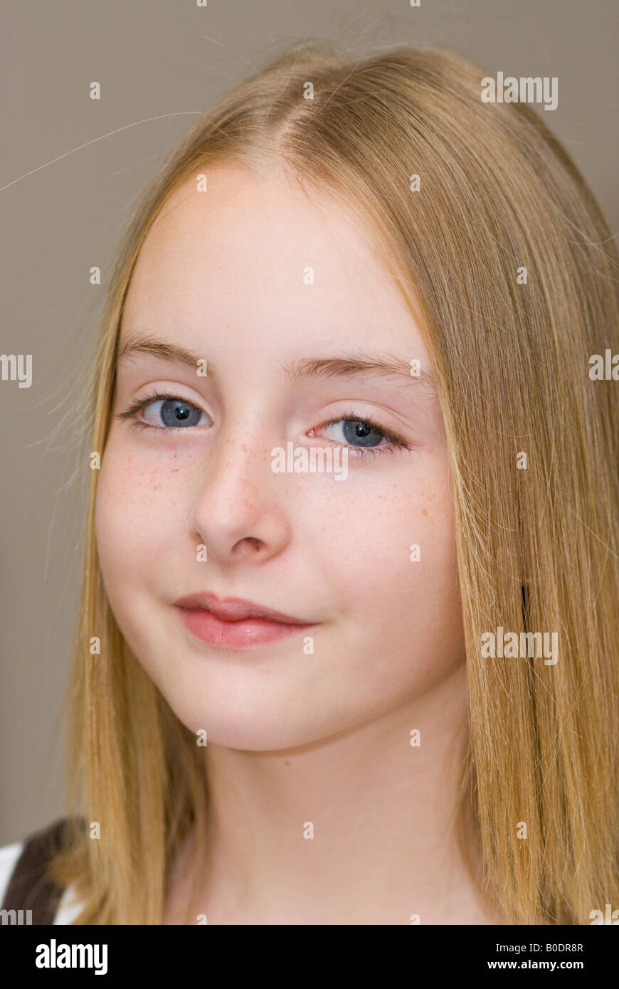 Portrait de 12 ans caucasien girl Banque D'Images