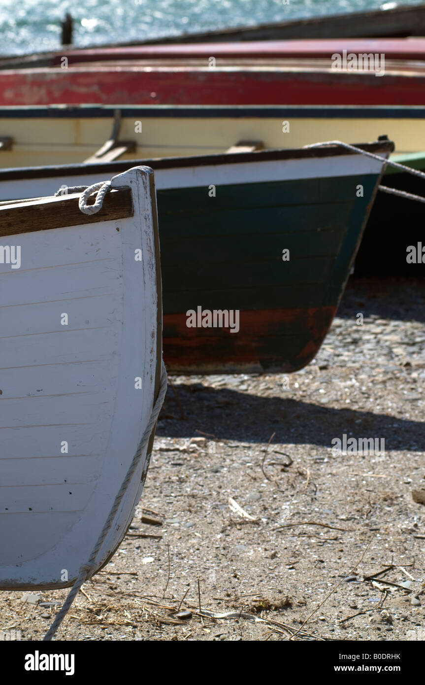 Les arcs de certains vieux bateaux en bois avant d'être réparé. Banque D'Images