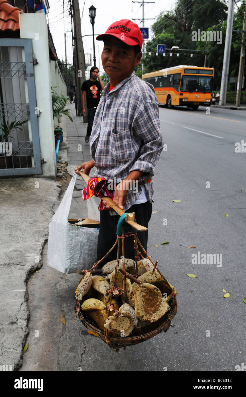 Vendeur de rue de Bangkok de miel frais de vente Banque D'Images