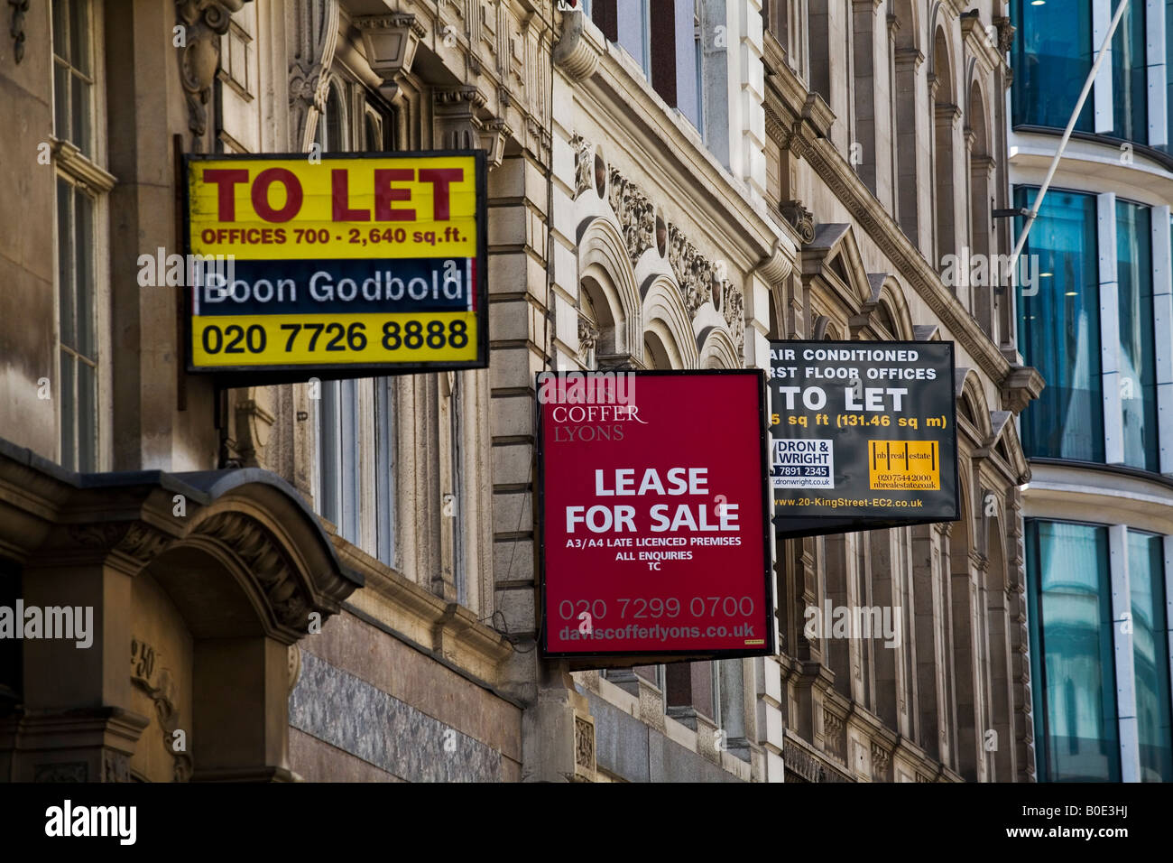 Pour laisser de côté les signes hanging off building à Londres Banque D'Images