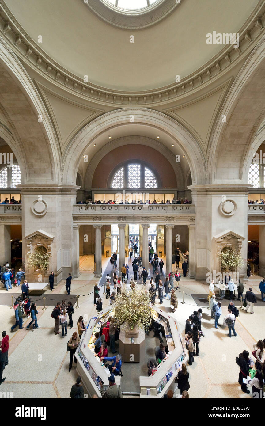 Grande salle du Metropolitan Museum of Art, Cinquième Avenue, New York City Banque D'Images
