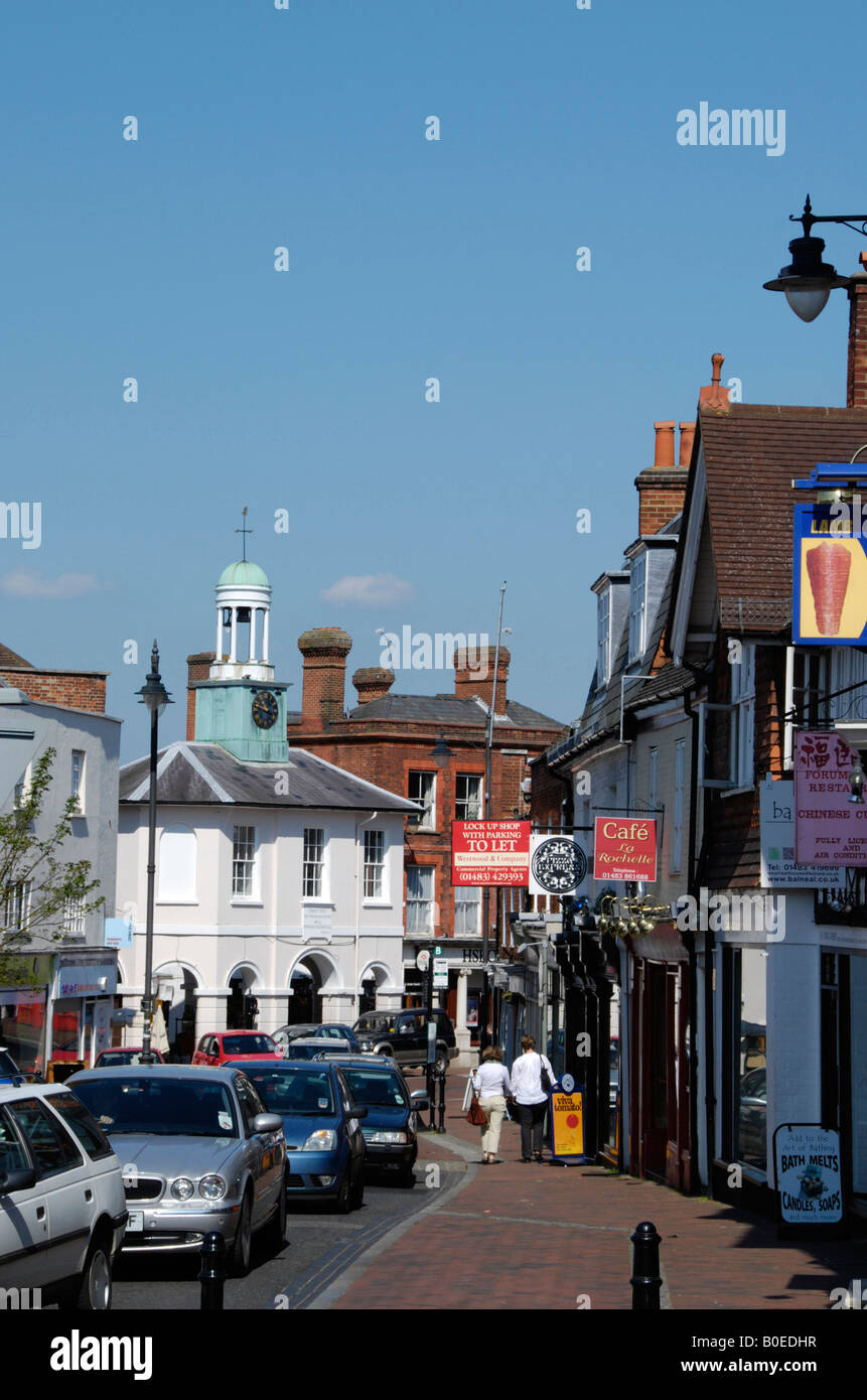 Vue vers l'ouest le long de Godalming GODALMING Surrey Street England UK Banque D'Images