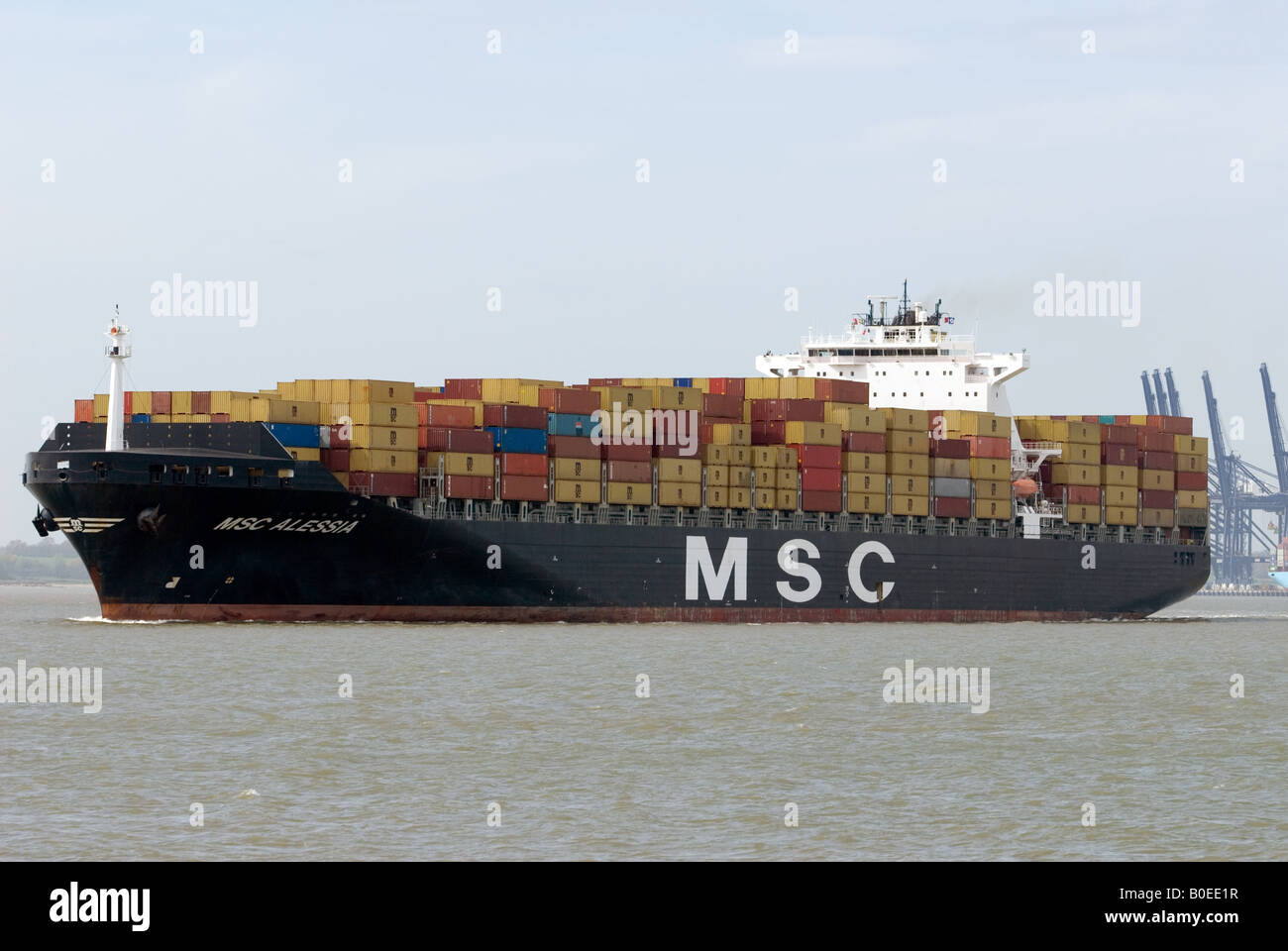 Le SMC 'Alessia' container ship, port de Felixstowe, Suffolk, UK. Banque D'Images