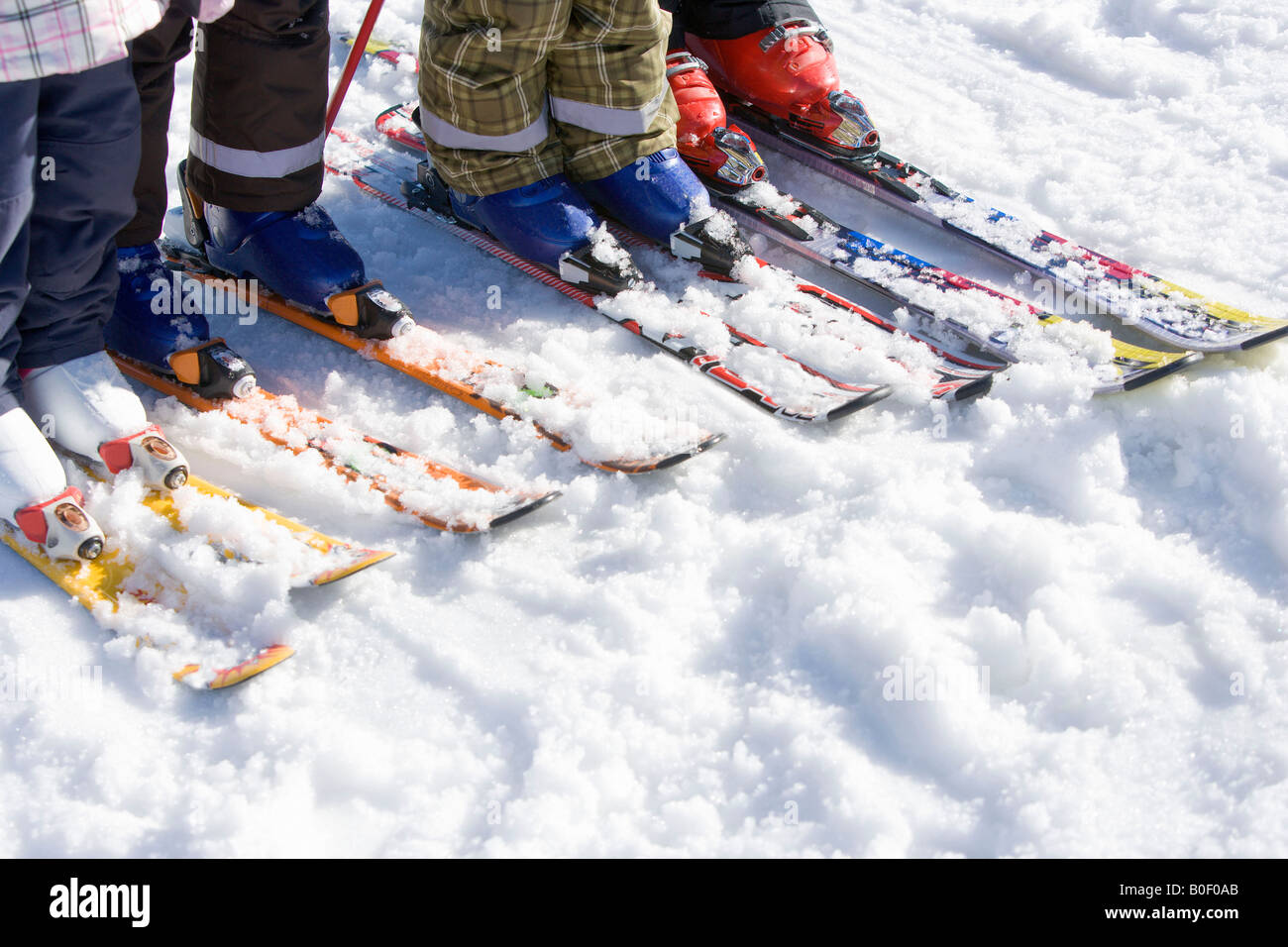 Quatre paires de skis Banque D'Images
