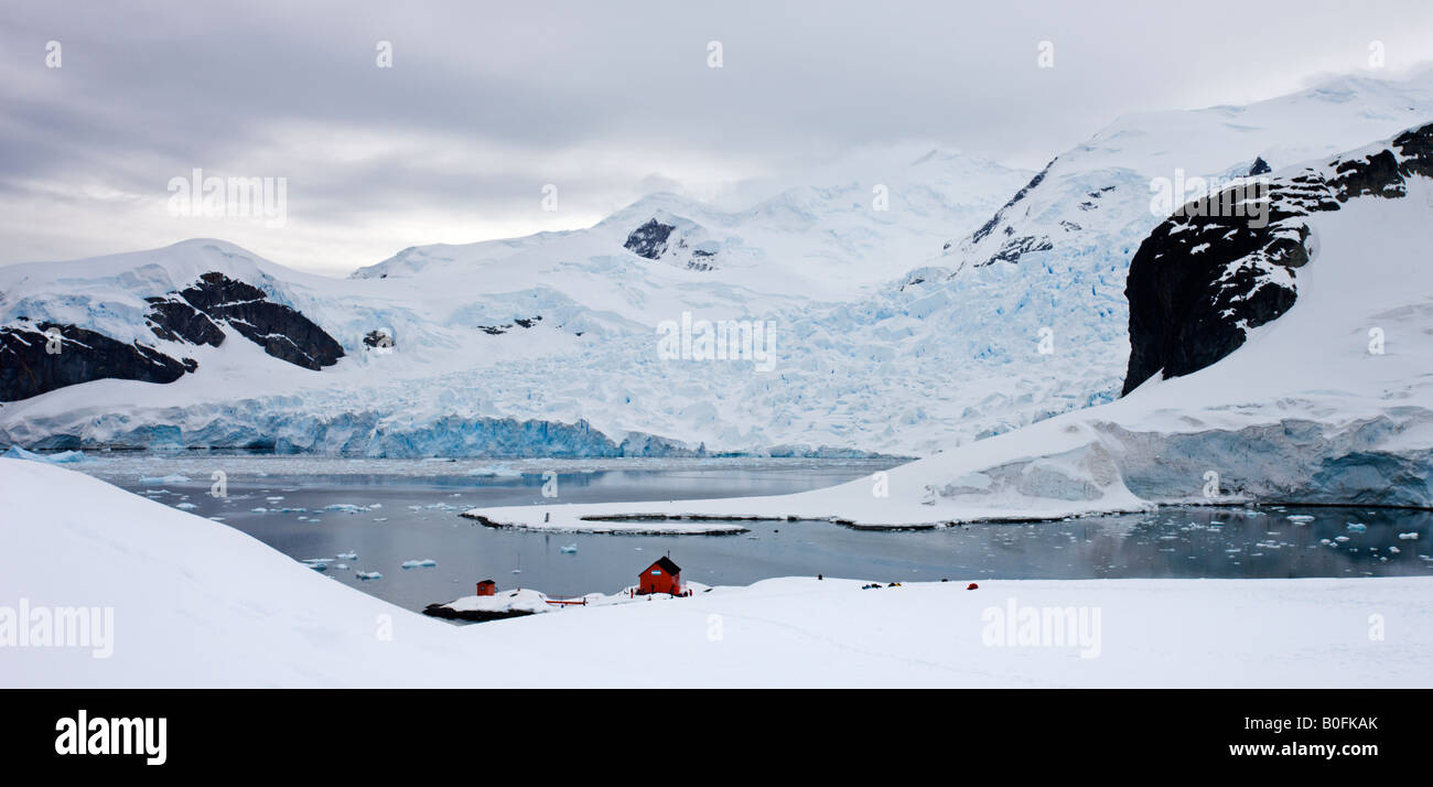 Base de recherche Argentine Almirante Brown dans Paradise Harbour Antarctique Banque D'Images