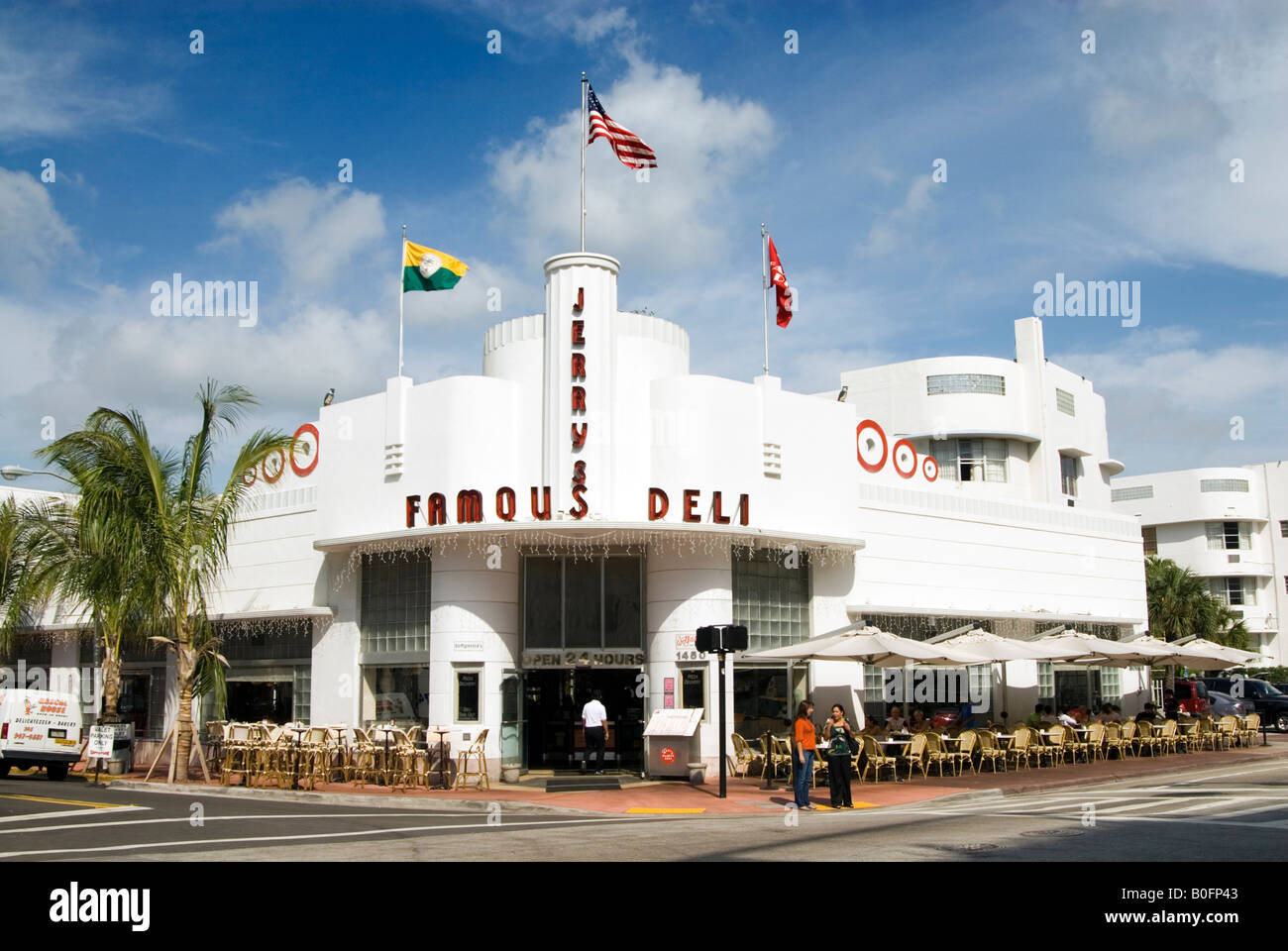 Jerry's Famous Deli sur Collins Avenue, Miami, Floride, USA Banque D'Images