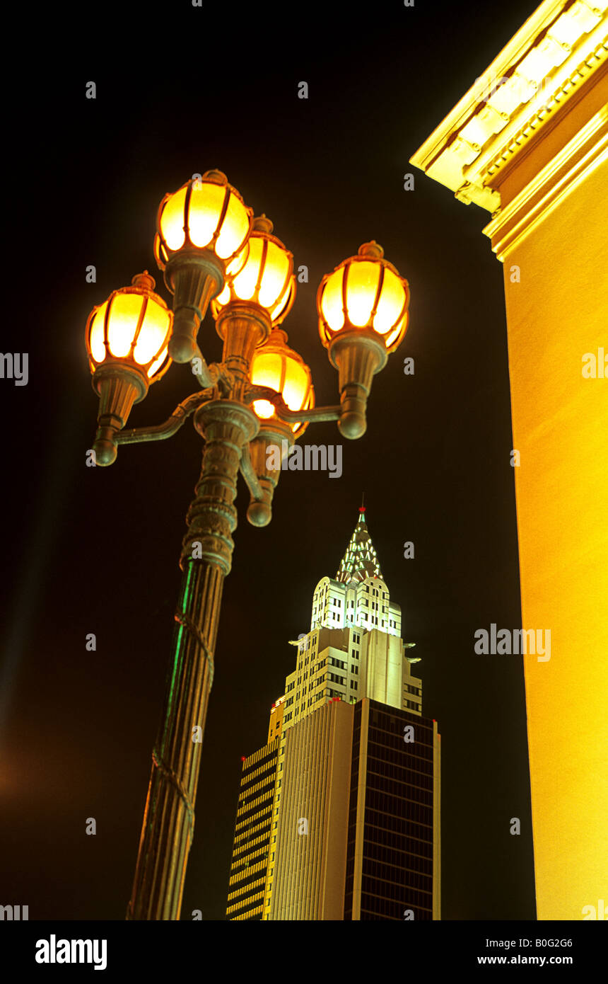L'extérieur de la propriété de la MGM New York New York Hotel and Casino à Las Vegas Boulevard, Las Vegas, Nevada, USA Banque D'Images