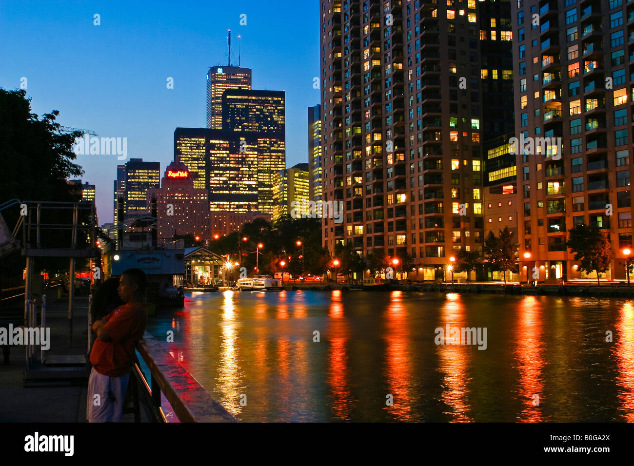 Le centre-ville de Toronto Vue nocturne du lac Ontario Harbourfront Banque D'Images
