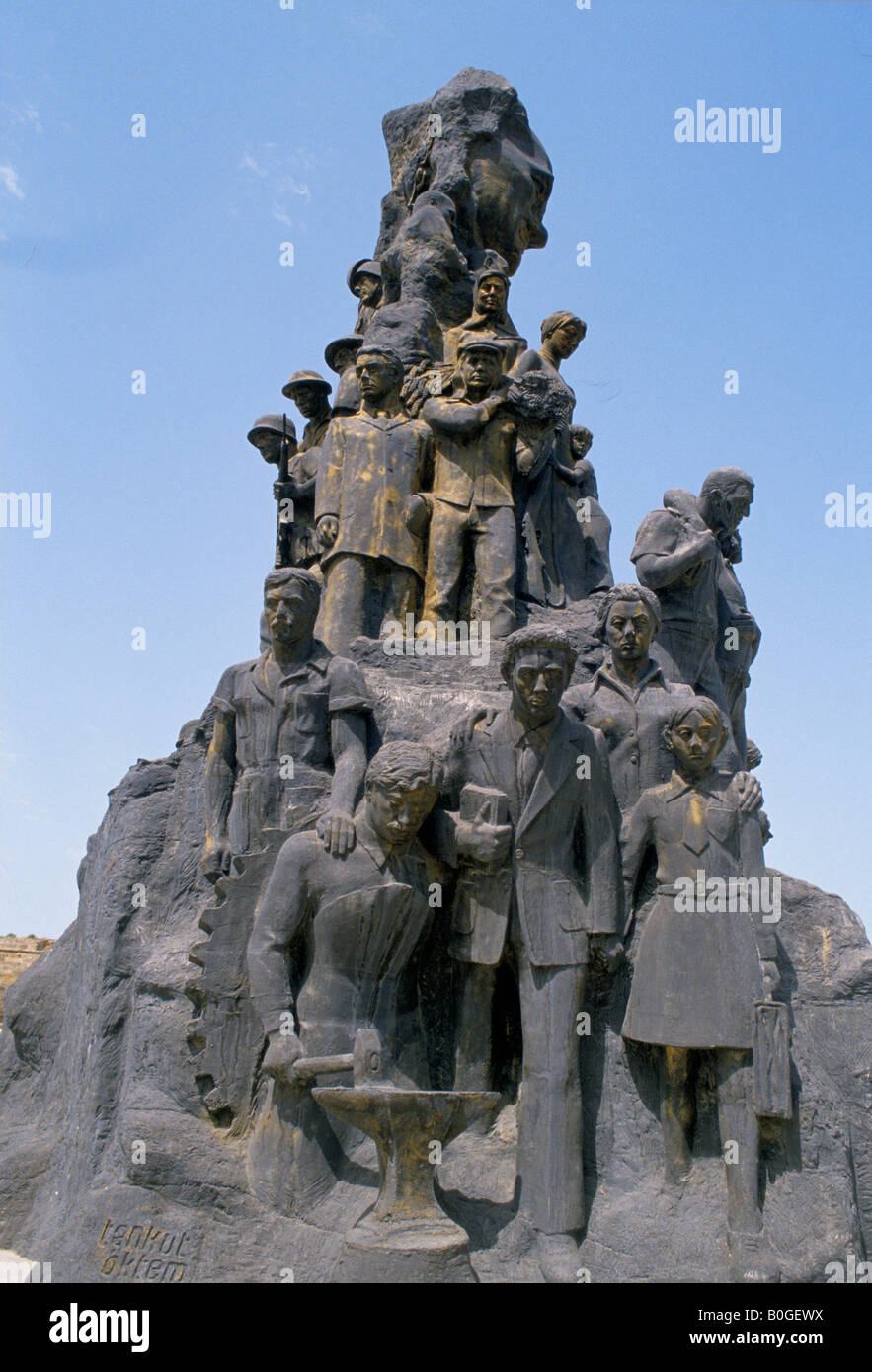 Une statue célébrant l'invasion turque, Famagusta, Chypre. Banque D'Images