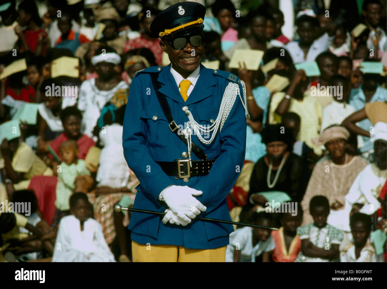 Un fonctionnaire à un défilé de jour de l'indépendance, la Gambie. Banque D'Images