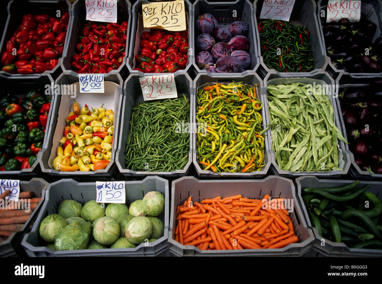 Un étal de fruits et légumes au marché de Singel, Amsterdam, Pays-Bas. Banque D'Images