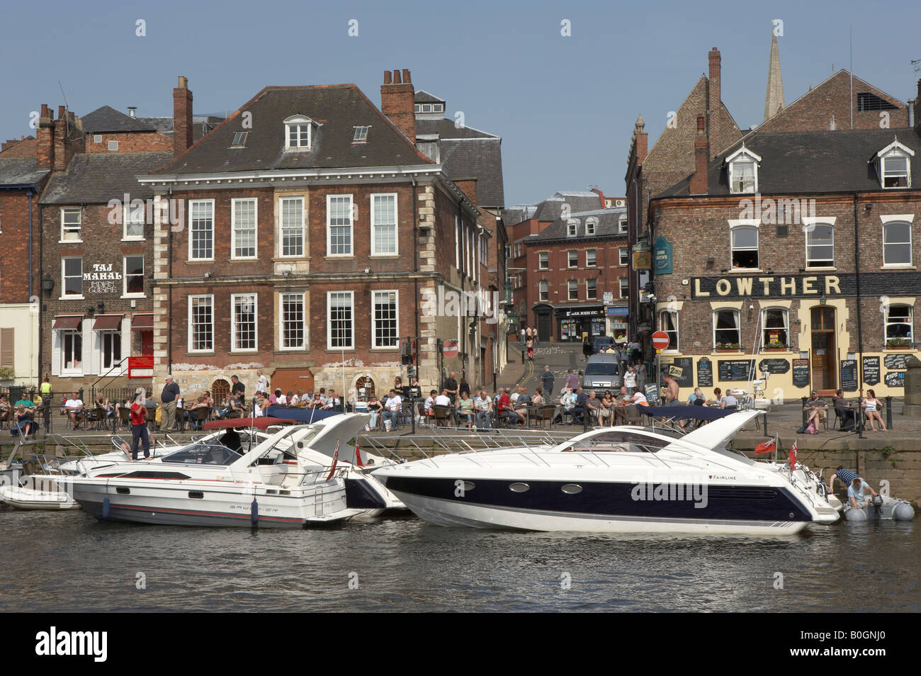 BOATS ON River Ouse à YORK Banque D'Images