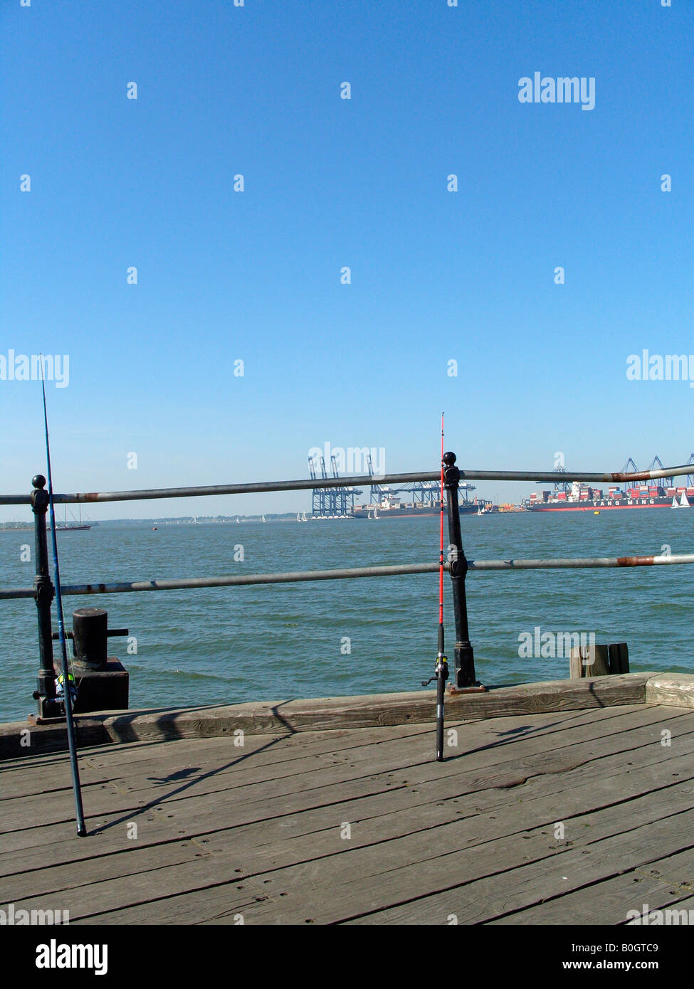 À partir de la jetée de pêche à Harwich en Essex Banque D'Images