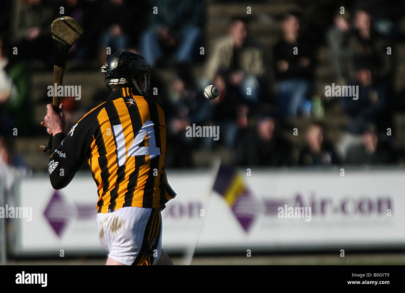 Le Hurling est un sport d'équipe à l'extérieur de l'ancienne origine gaélique, administré par le GAA Banque D'Images