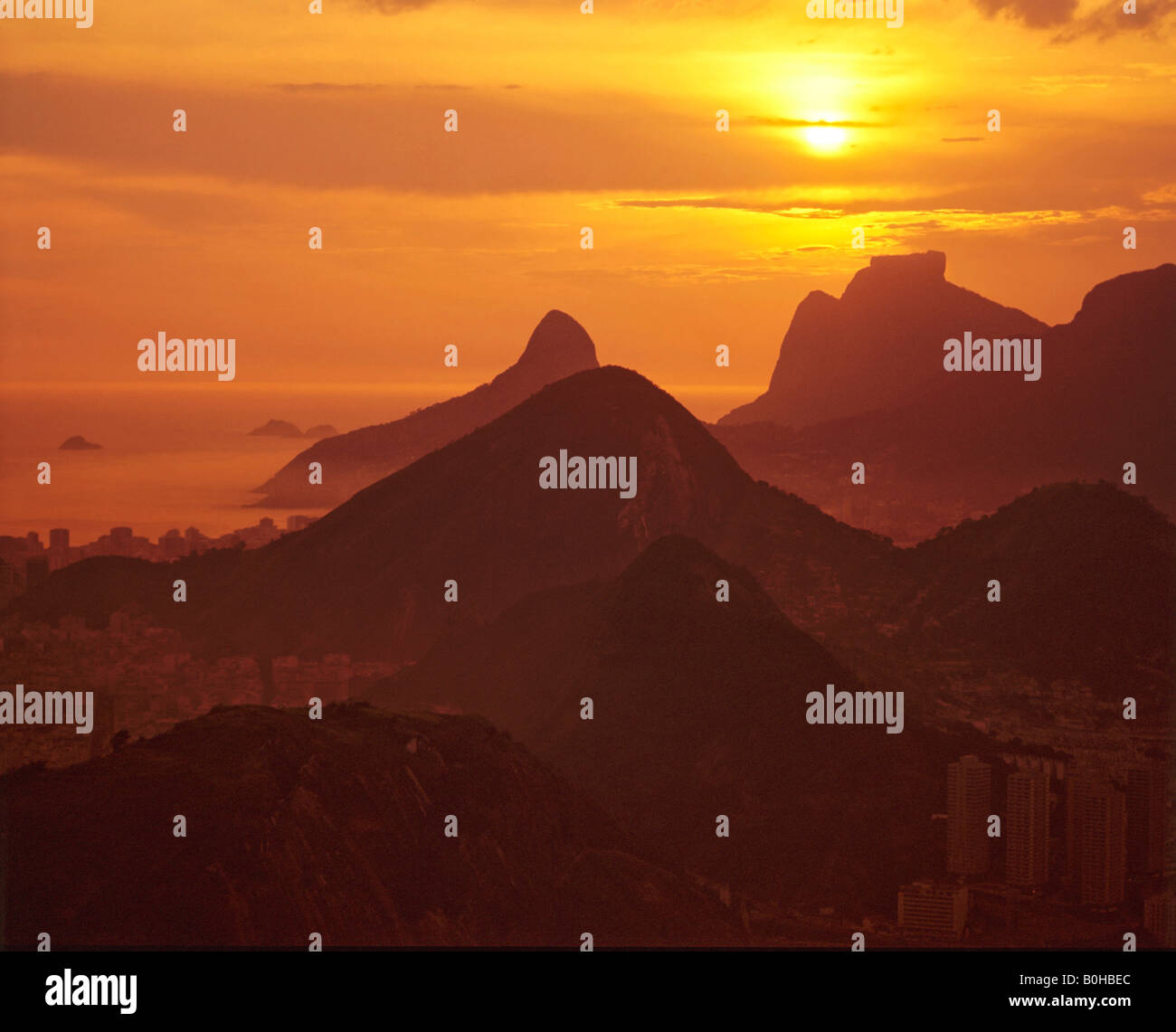 Rio de Janeiro, au Brésil, au coucher du soleil, de l'Amérique du Sud Banque D'Images